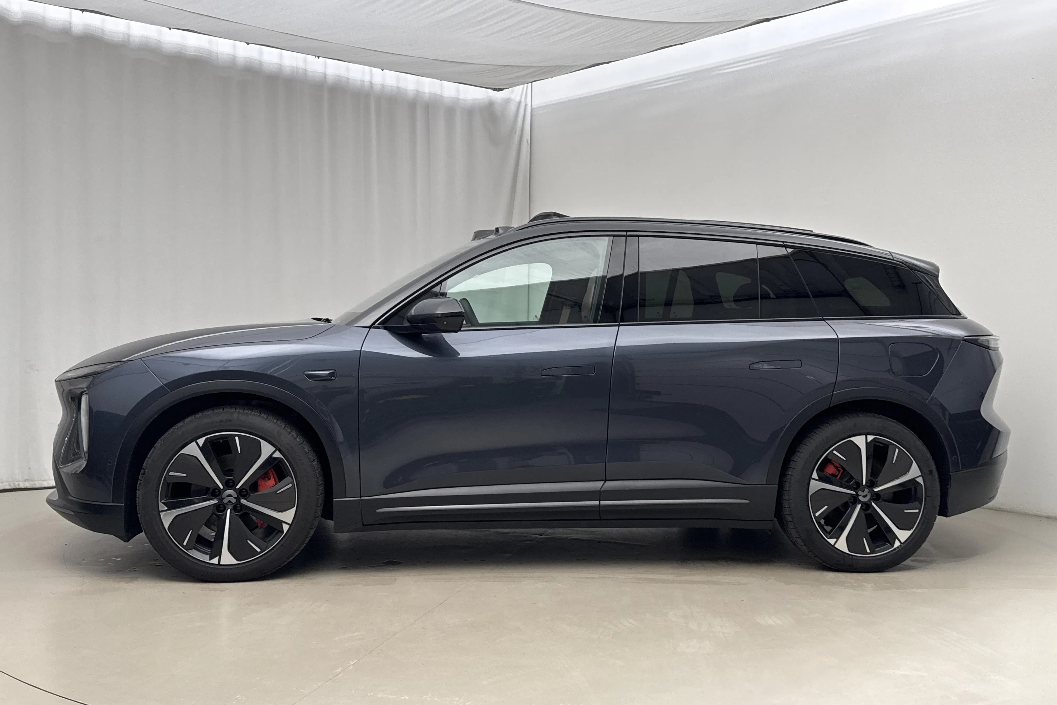 Presentationsfoto 2 av 22: NIO EL6 100kWh (490hk) - 5 926 mil - Automat - blå - 2023