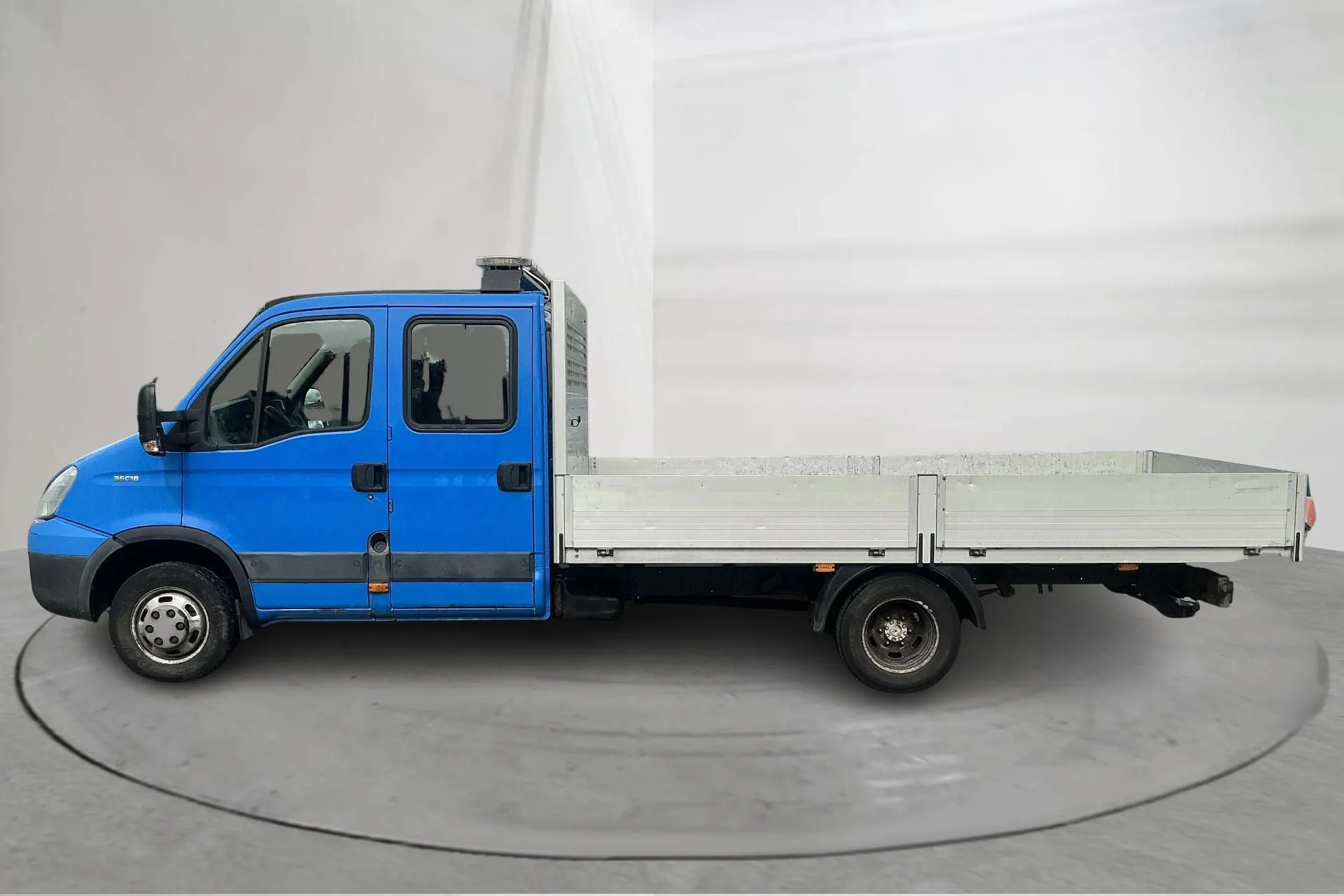 Presentation photo 2 of 13: Iveco Daily 35 3.0 HPT (176hk) - 247 090 km - Manual - blue - 2010