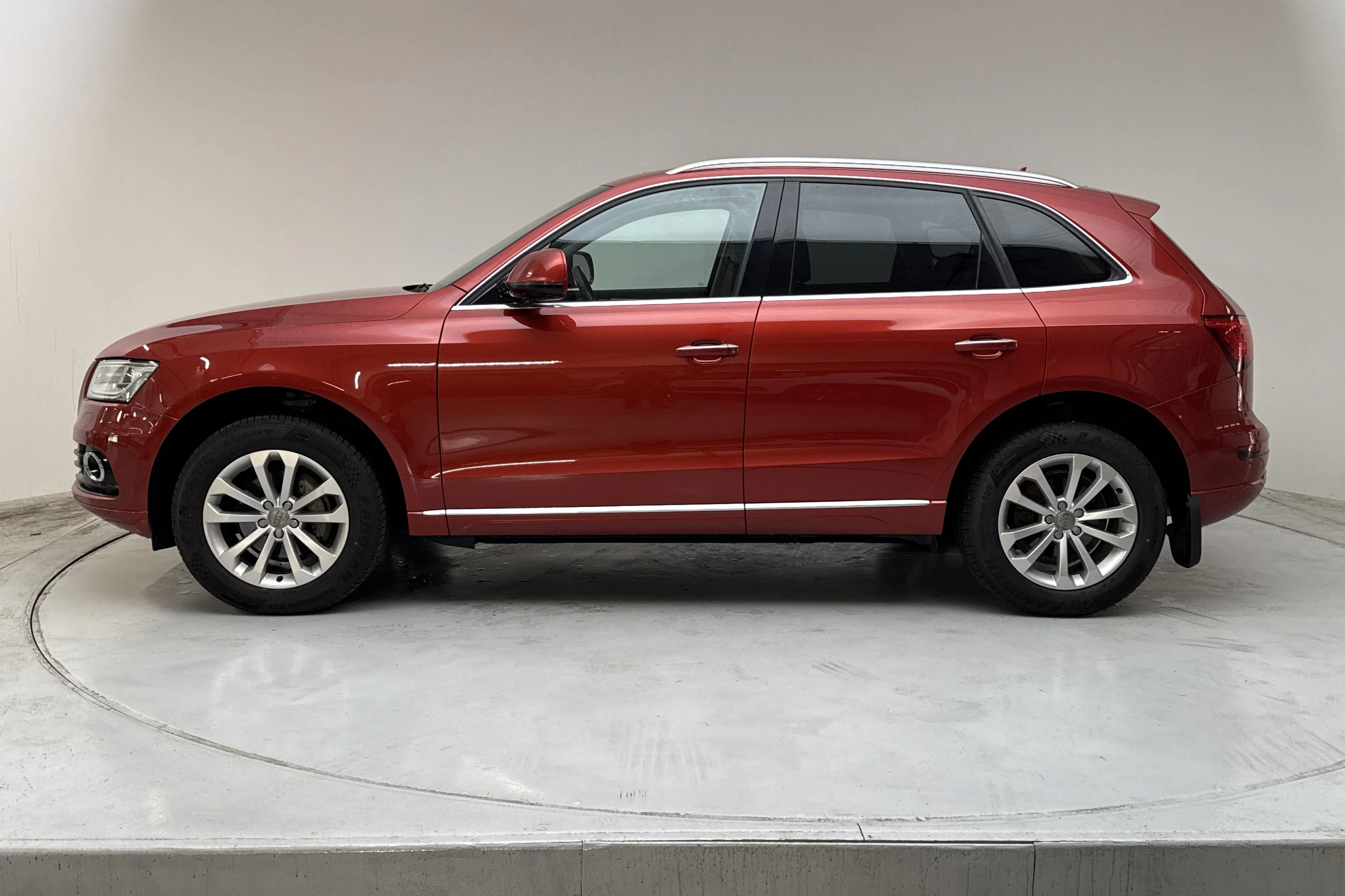 Presentation photo 2 of 15: Audi Q5 2.0 TDI clean diesel quattro (190hk) - 181 080 km - Automatic - red - 2015