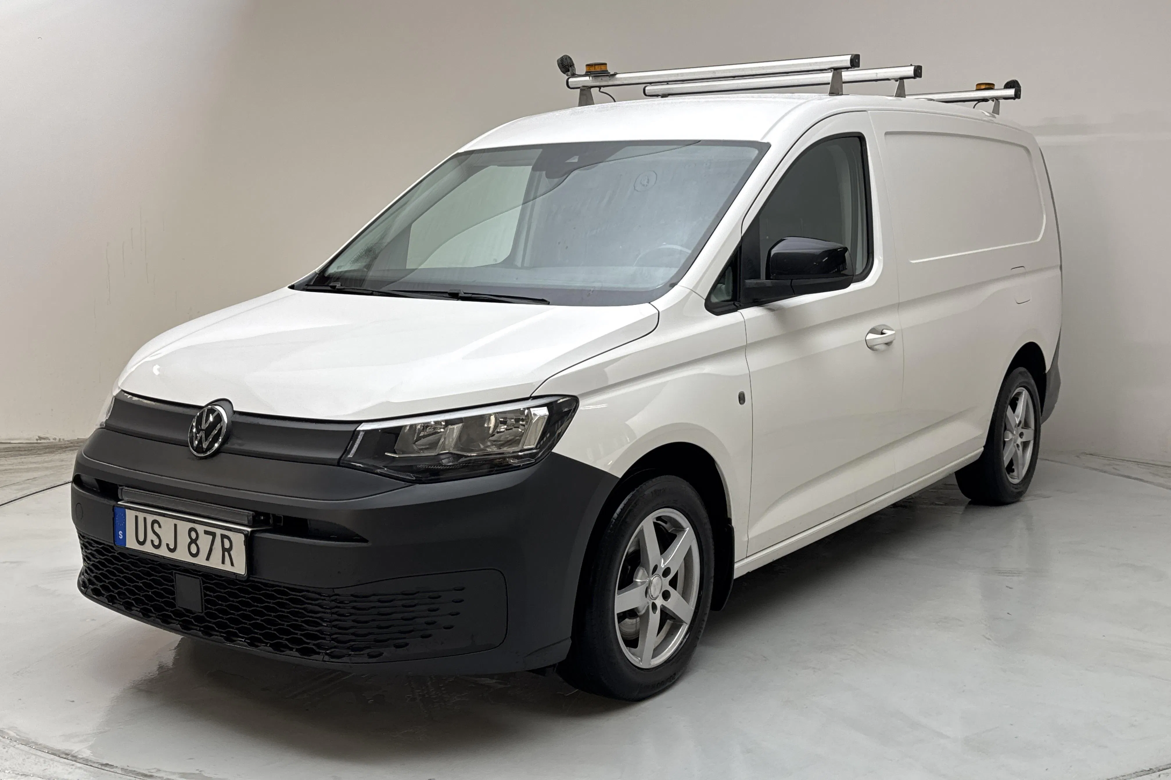 Presentationsfoto 1 av 14: VW Caddy Cargo Maxi 2.0 TDI (122hk) - 12 884 mil - Automat - vit - 2022