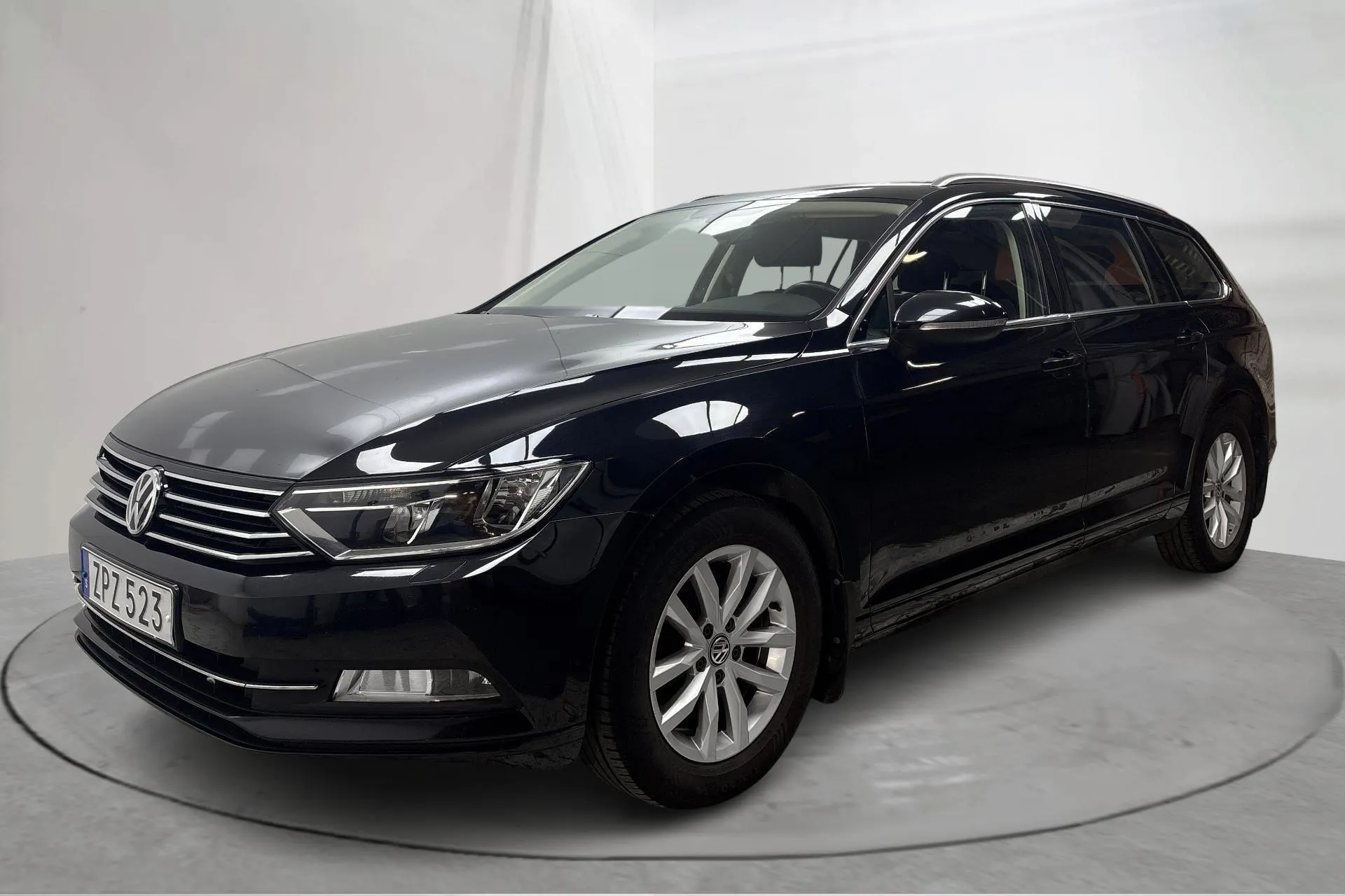 Presentation photo 1 of 17: VW Passat 1.4 TSI Sportscombi (150hk) - 105 470 km - Manual - black - 2018