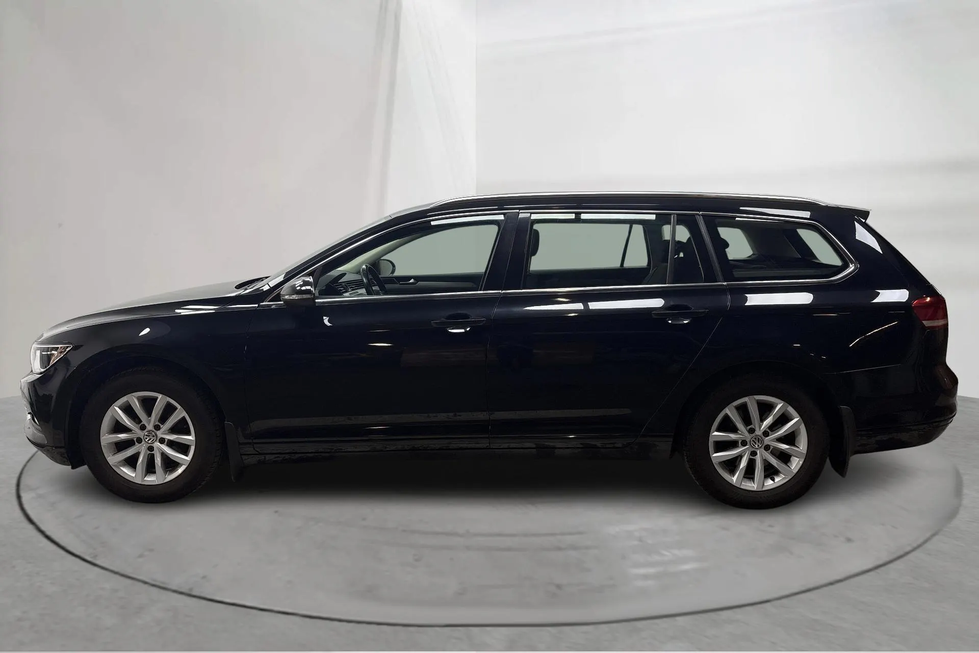 Presentation photo 2 of 17: VW Passat 1.4 TSI Sportscombi (150hk) - 105 470 km - Manual - black - 2018