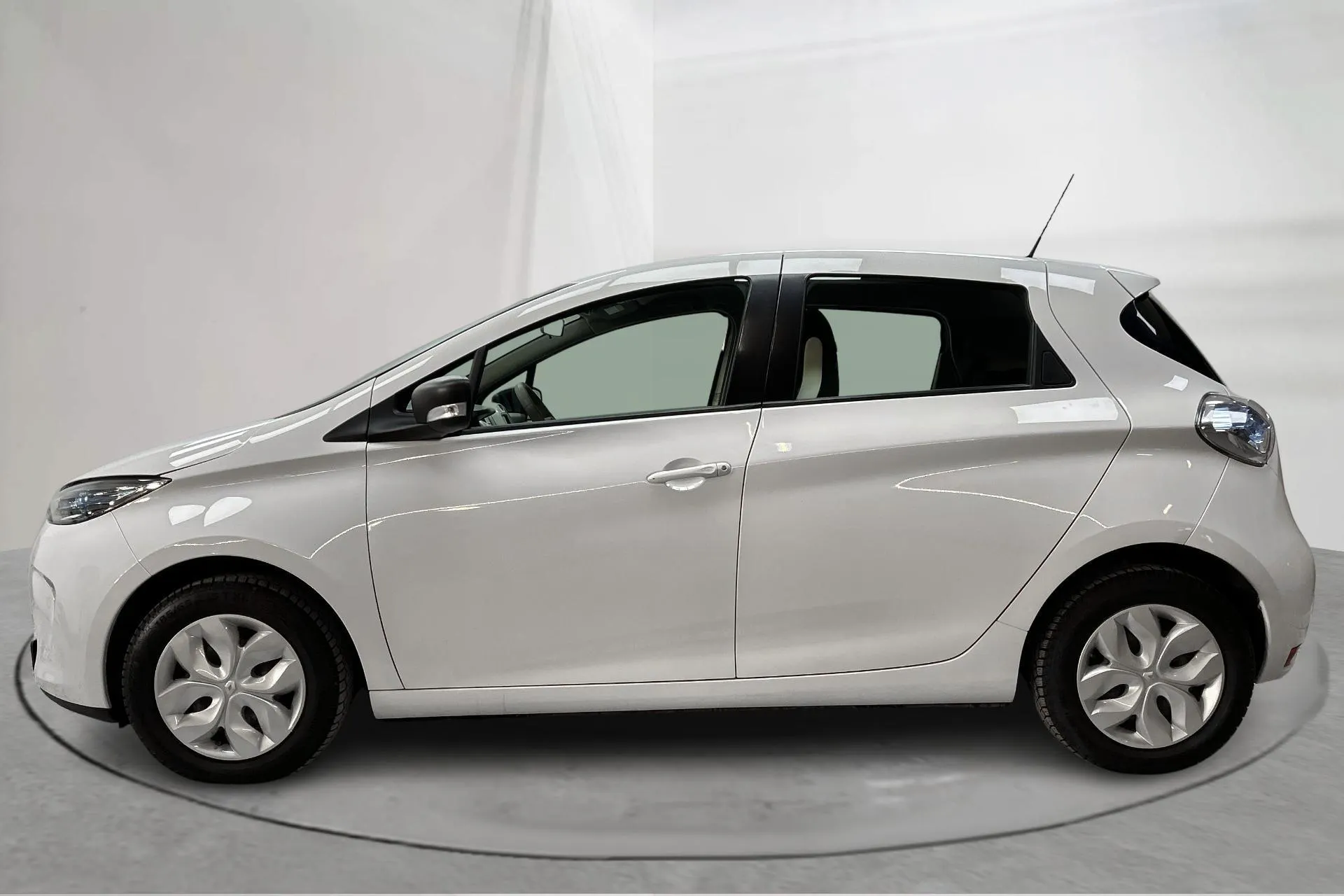 Presentationsfoto 2 av 17: Renault Zoe 41kWh R90 (92hk) - 4 510 mil - Automat - vit - 2019