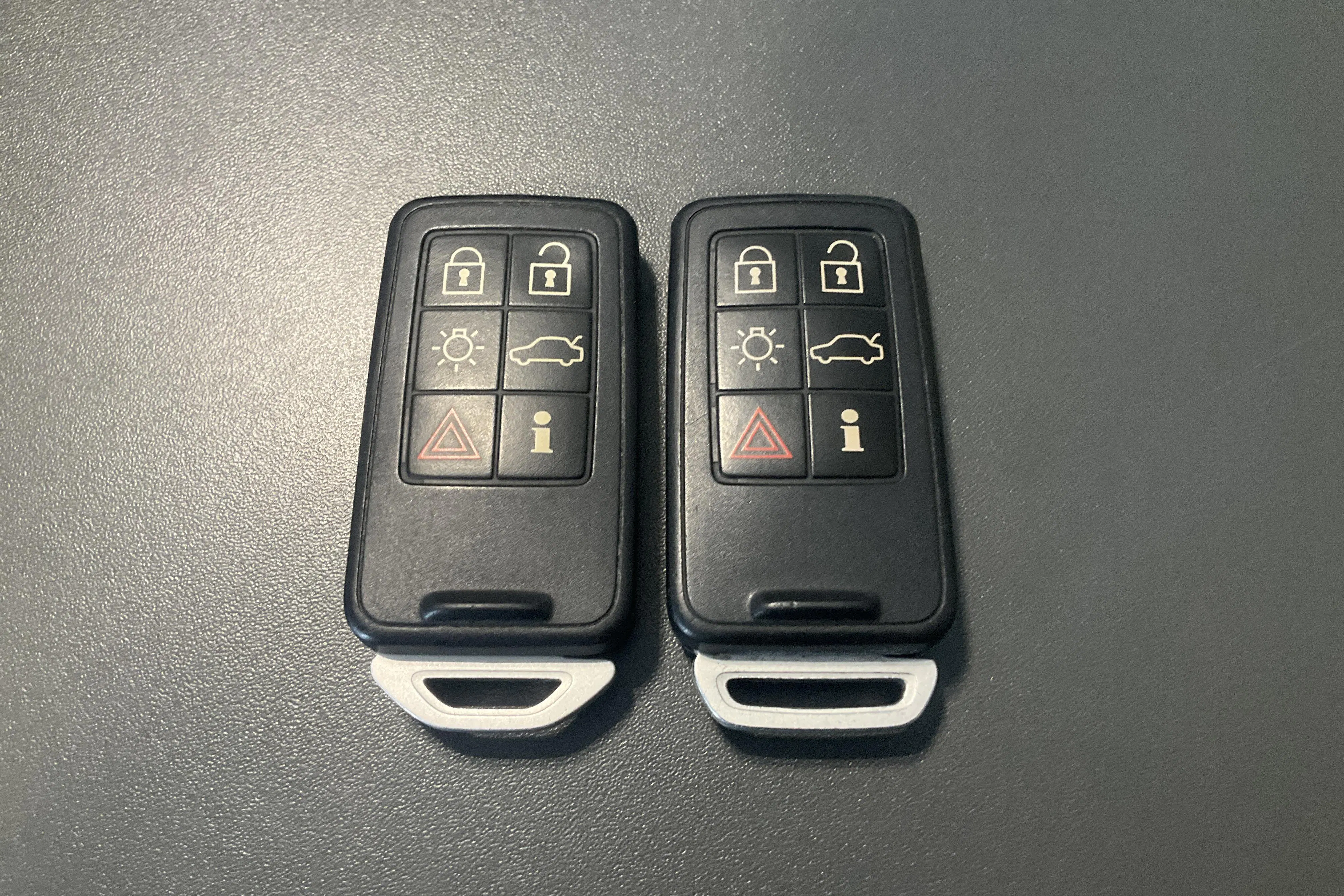 Presentationsfoto 17 av 17: Volvo V70 II D4 AWD (181hk) - 14 189 mil - Automat - röd - 2015