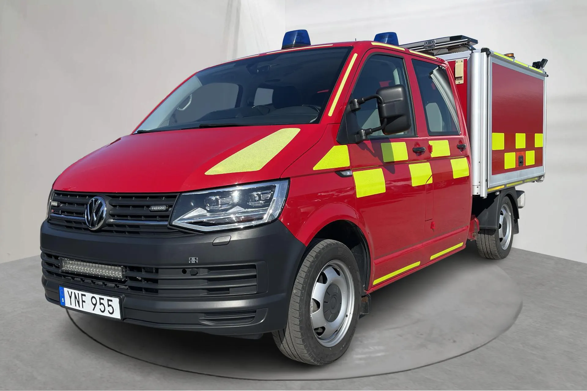 Presentationsfoto 1 av 24: VW Transporter T6 2.0 TDI BMT 4MOTION (204hk) - 4 437 mil - Automat - röd - 2018