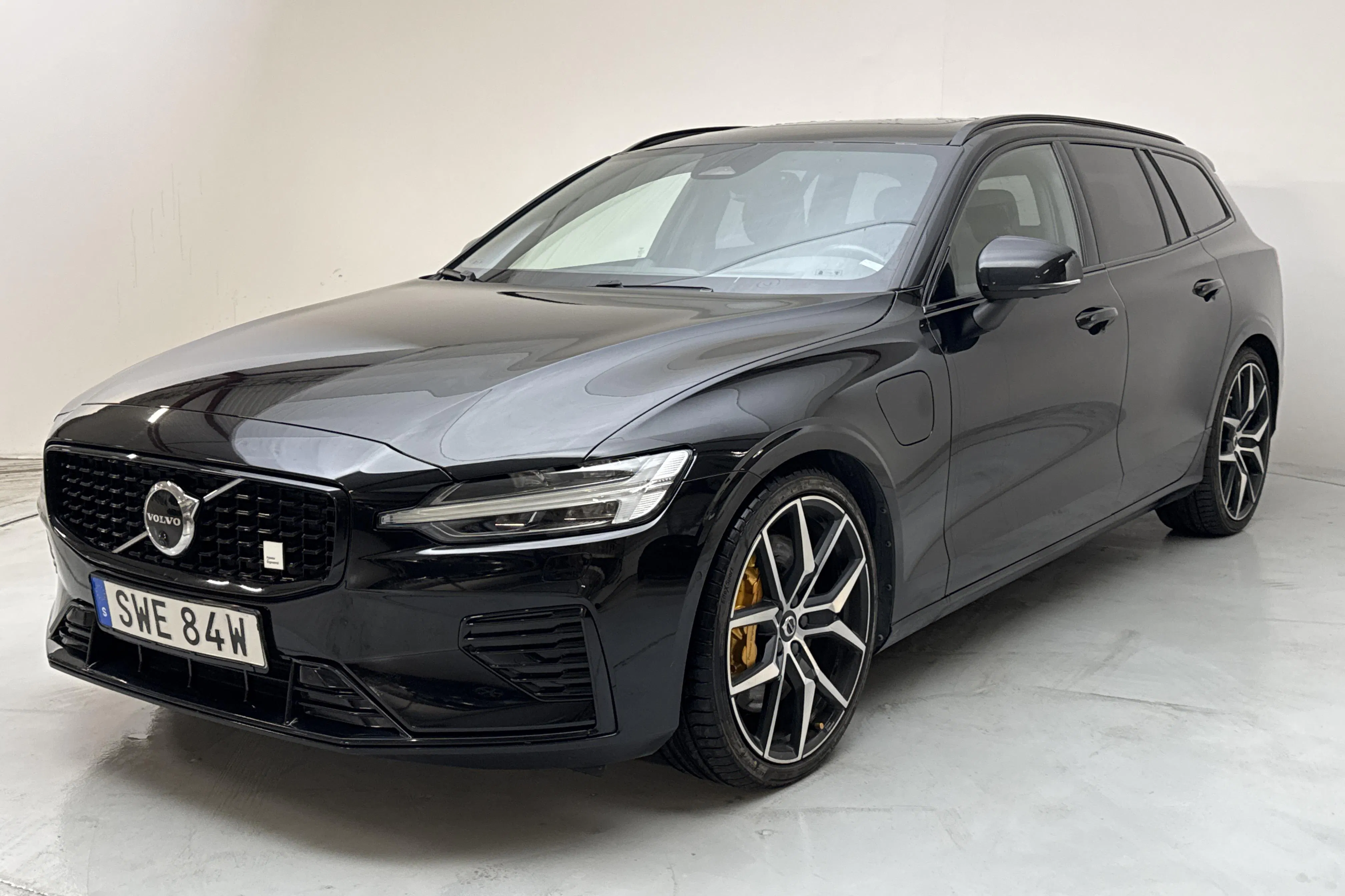 Presentation photo 1 of 22: Volvo V60 T8 AWD Recharge (455hk) - 93 300 km - Automatic - black - 2023