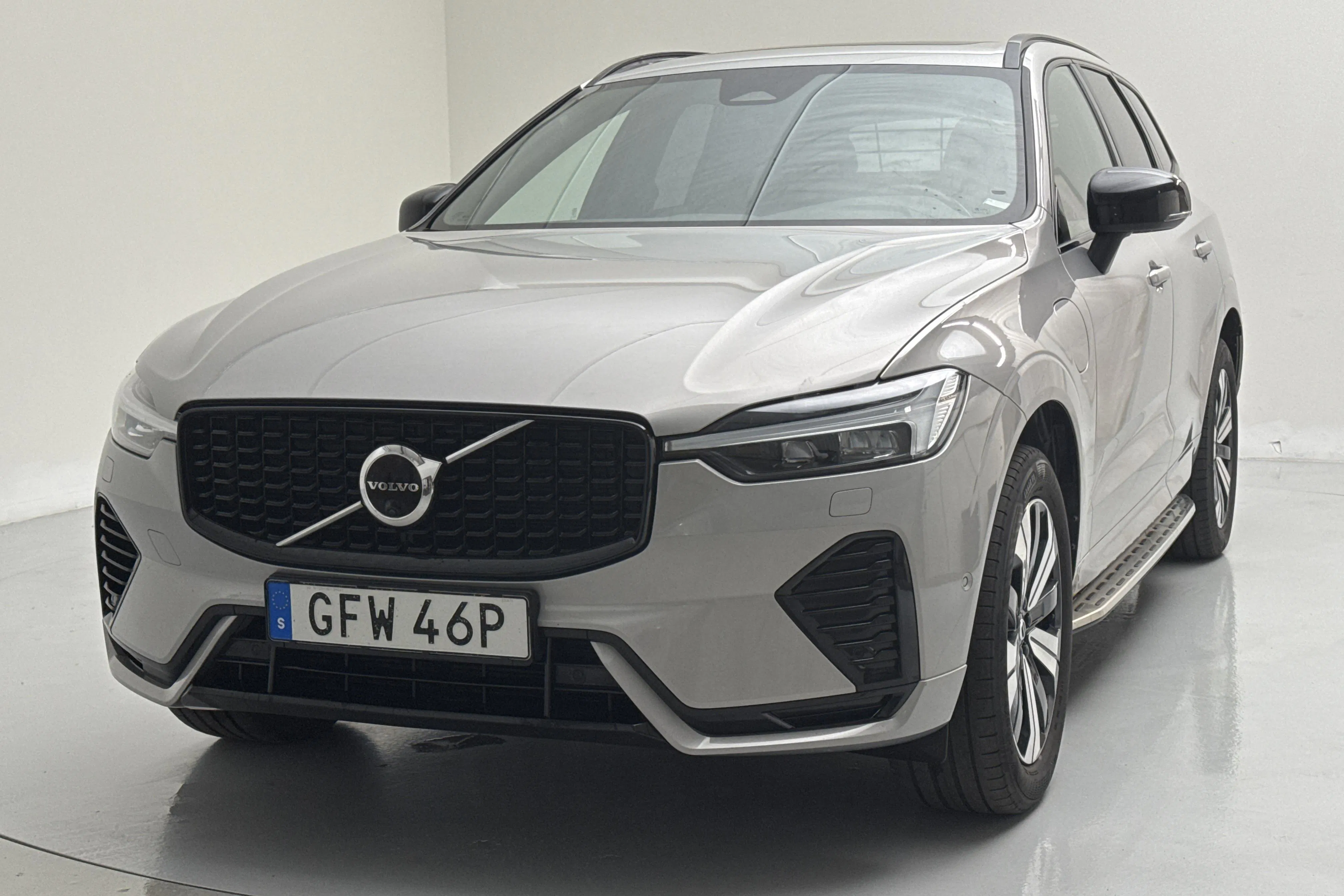Presentation photo 1 of 20: Volvo XC60 T6 AWD Recharge (350hk) - 14 035 Scandinavian mile - Automatic - silver - 2023