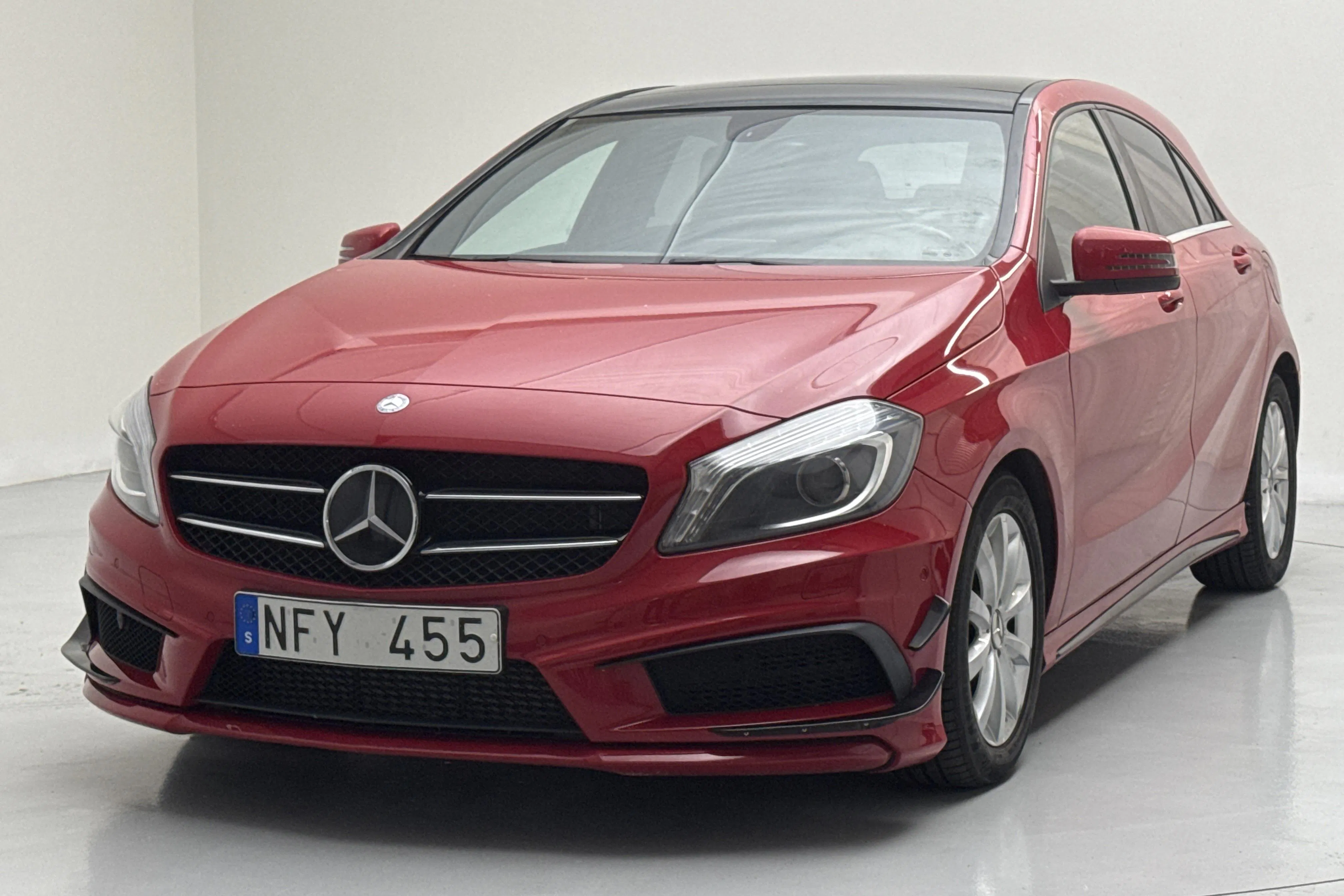 Presentationsfoto 1 av 14: Mercedes A 200 CDI 5dr W176 (136hk) - 16 051 mil - Automat - röd - 2013