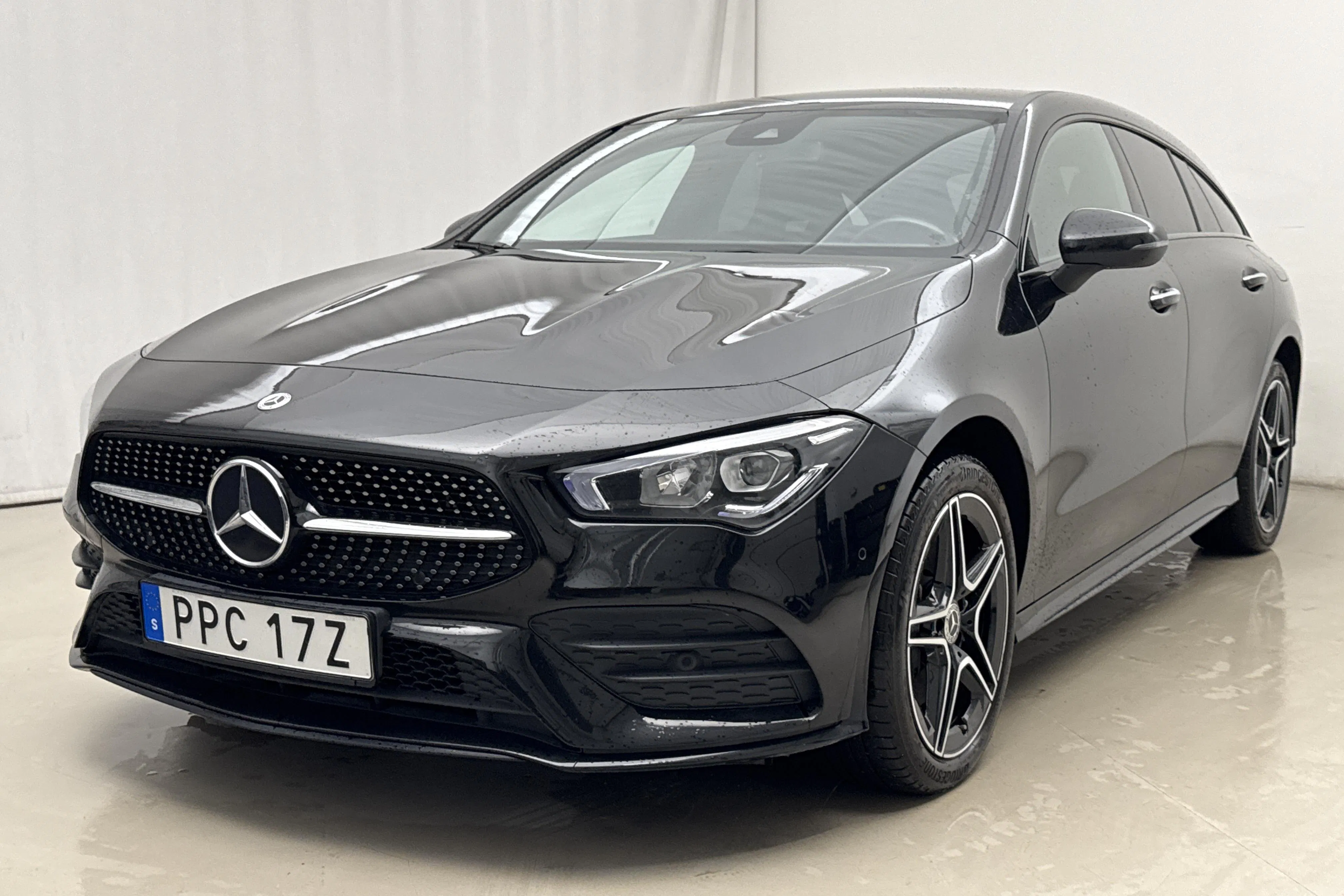 Presentation photo 1 of 22: Mercedes CLA 250 e Shooting Brake X118 (218hk) - 7 866 Scandinavian mile - Automatic - black - 2023
