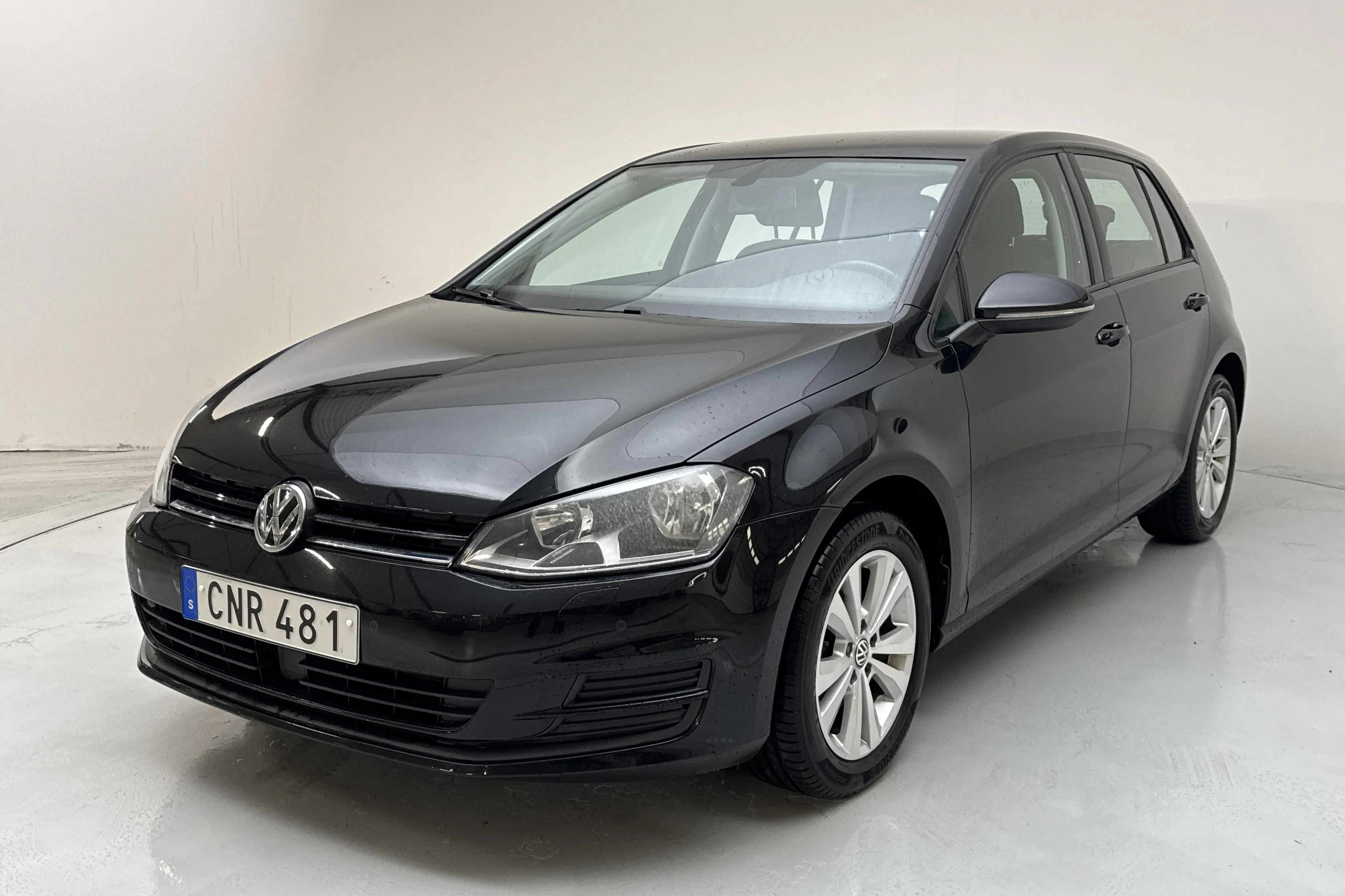 Presentation photo 1 of 12: VW Golf VII 1.2 TSI 5dr (110hk) - 88 130 km - Automatic - black - 2017