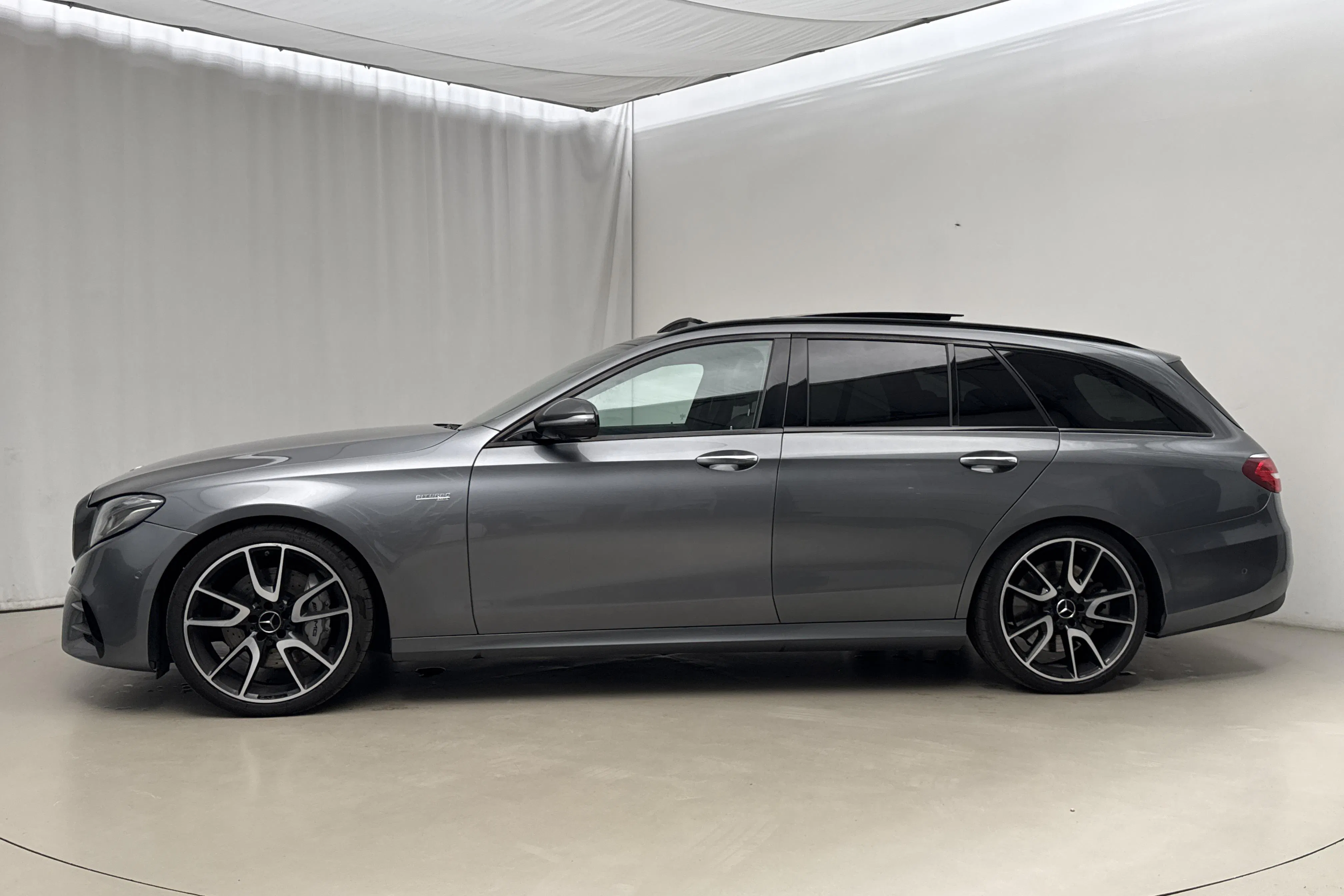 Presentation photo 2 of 23: Mercedes E 43 AMG 4MATIC Kombi S213 (401hk) - 16 916 Scandinavian mile - Automatic - gray - 2018