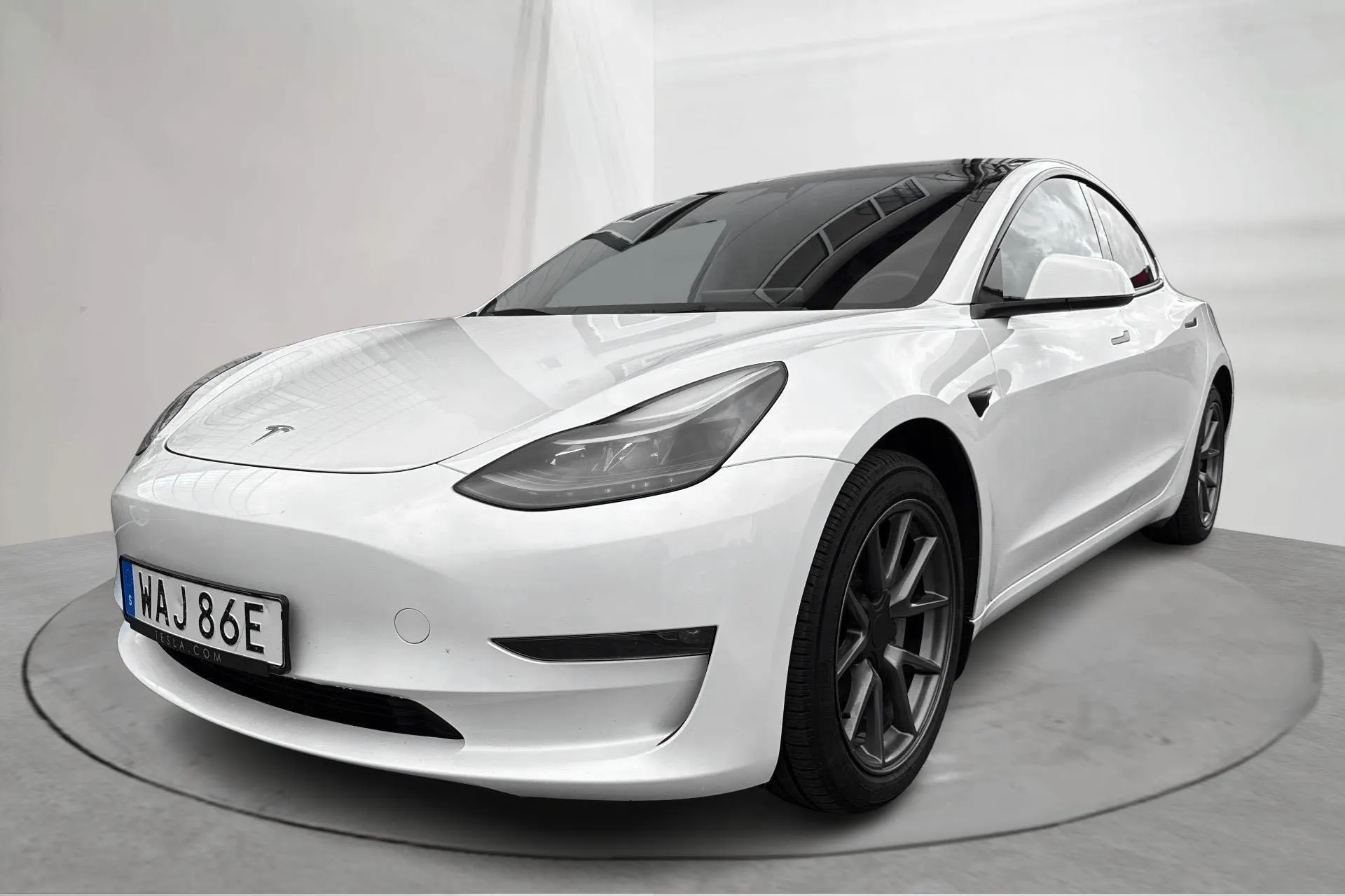 Esittelykuva 1 osoitteesta 19: Tesla Model 3 Long Range Dual Motor AWD - 138 580 km - Automaattinen - valkoinen - 2023