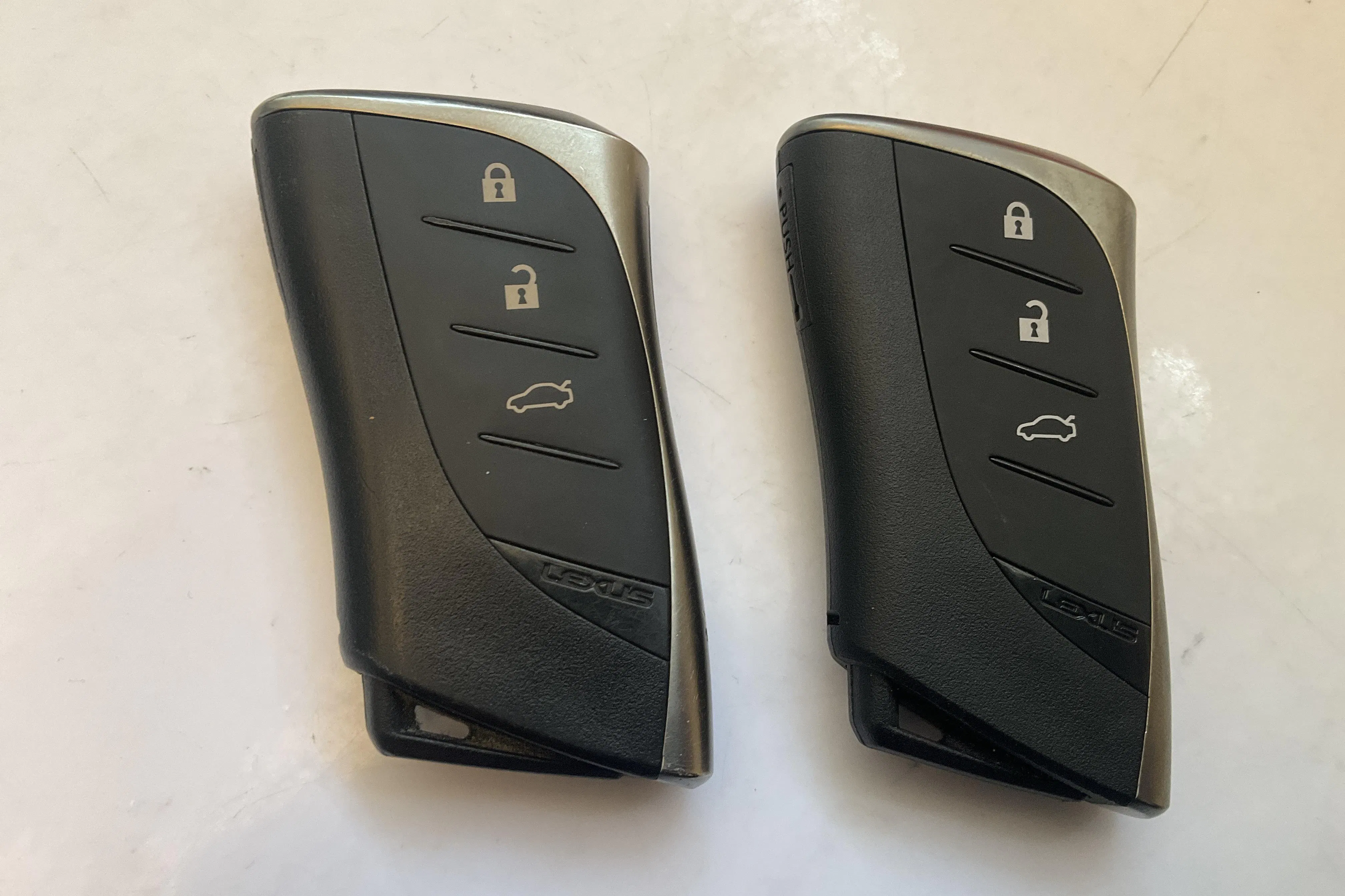Presentationsfoto 15 av 15: Lexus ES 300h (218hk) - 20 998 mil - Automat - Mörkblå - 2023