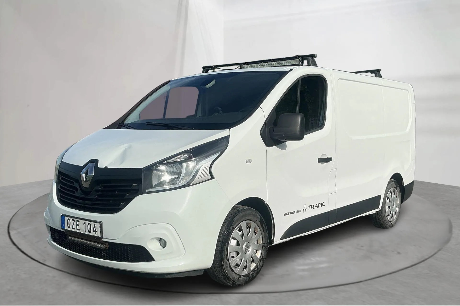 Presentation photo 1 of 16: Renault Trafic 1.6 dCi Skåp (120hk) - 184 700 km - Manual - white - 2016