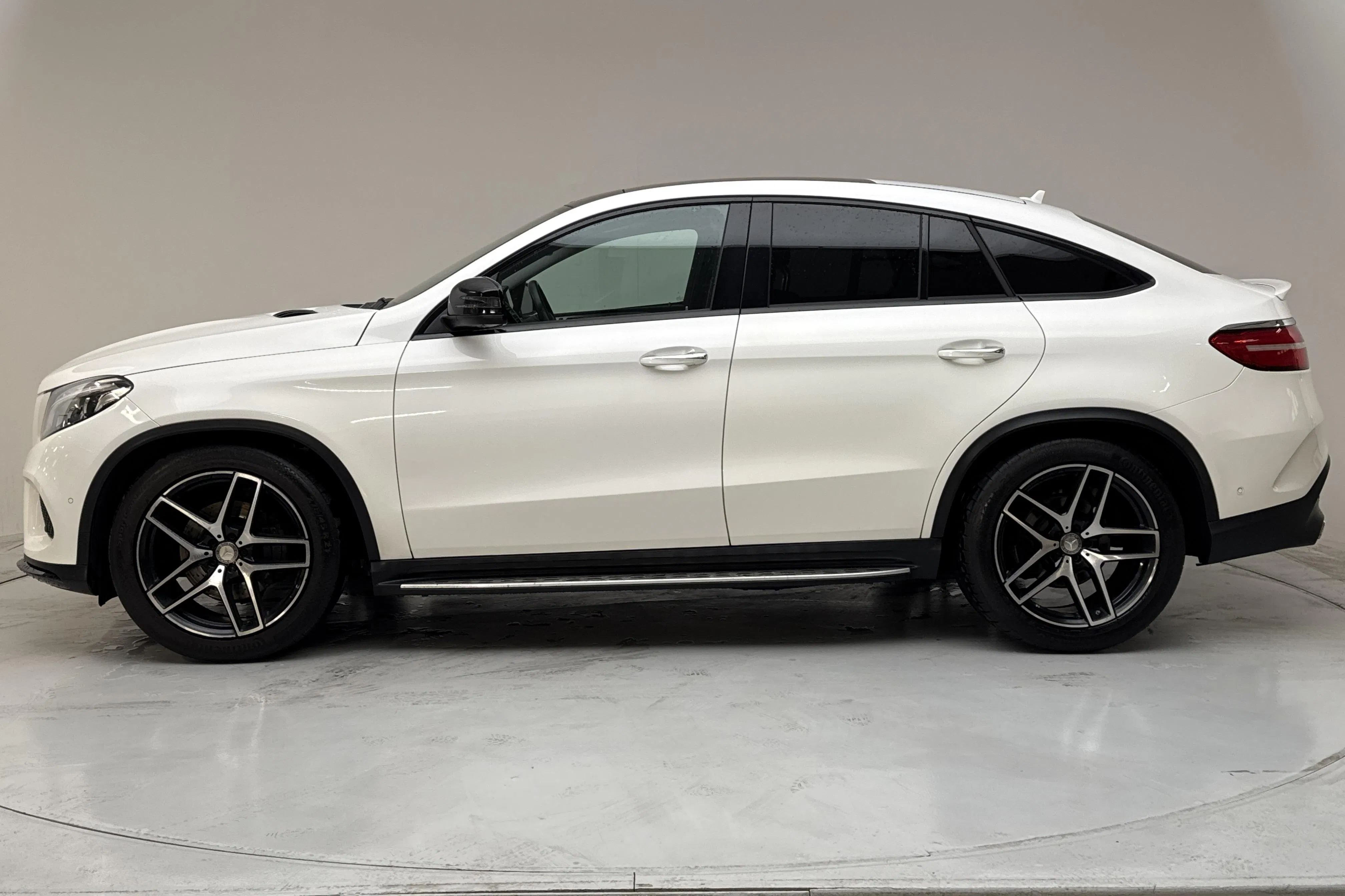 Esitlusfoto 2 aadressil 15: Mercedes GLE 350 d 4MATIC Coupé C292 (258hk) - 226 000 km - Automaatne - valge - 2016
