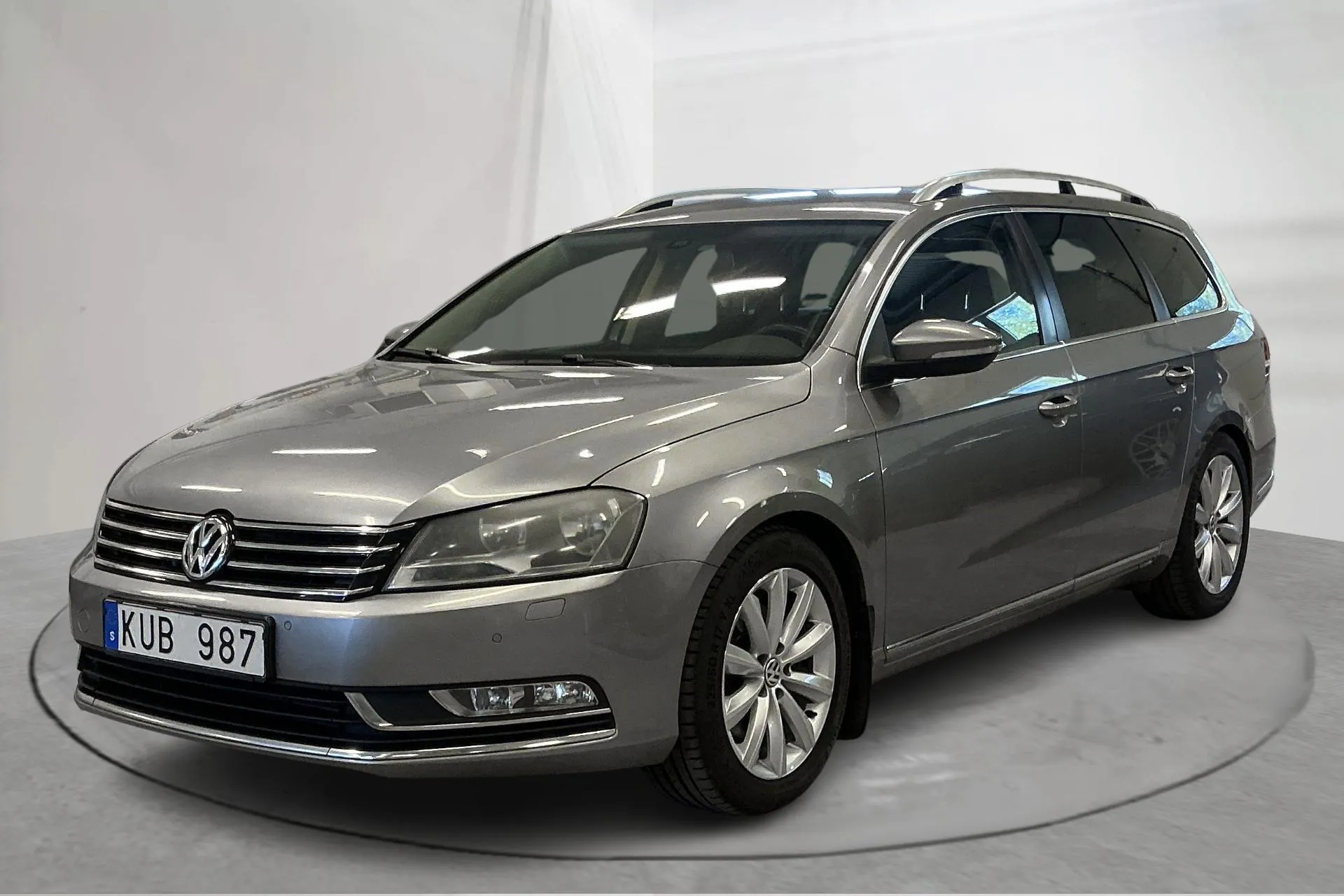 Presentationsfoto 1 av 13: VW Passat 2.0 TDI BlueMotion Technology Variant (140hk) - 26 475 mil - Manuell - Ljusbrun - 2012
