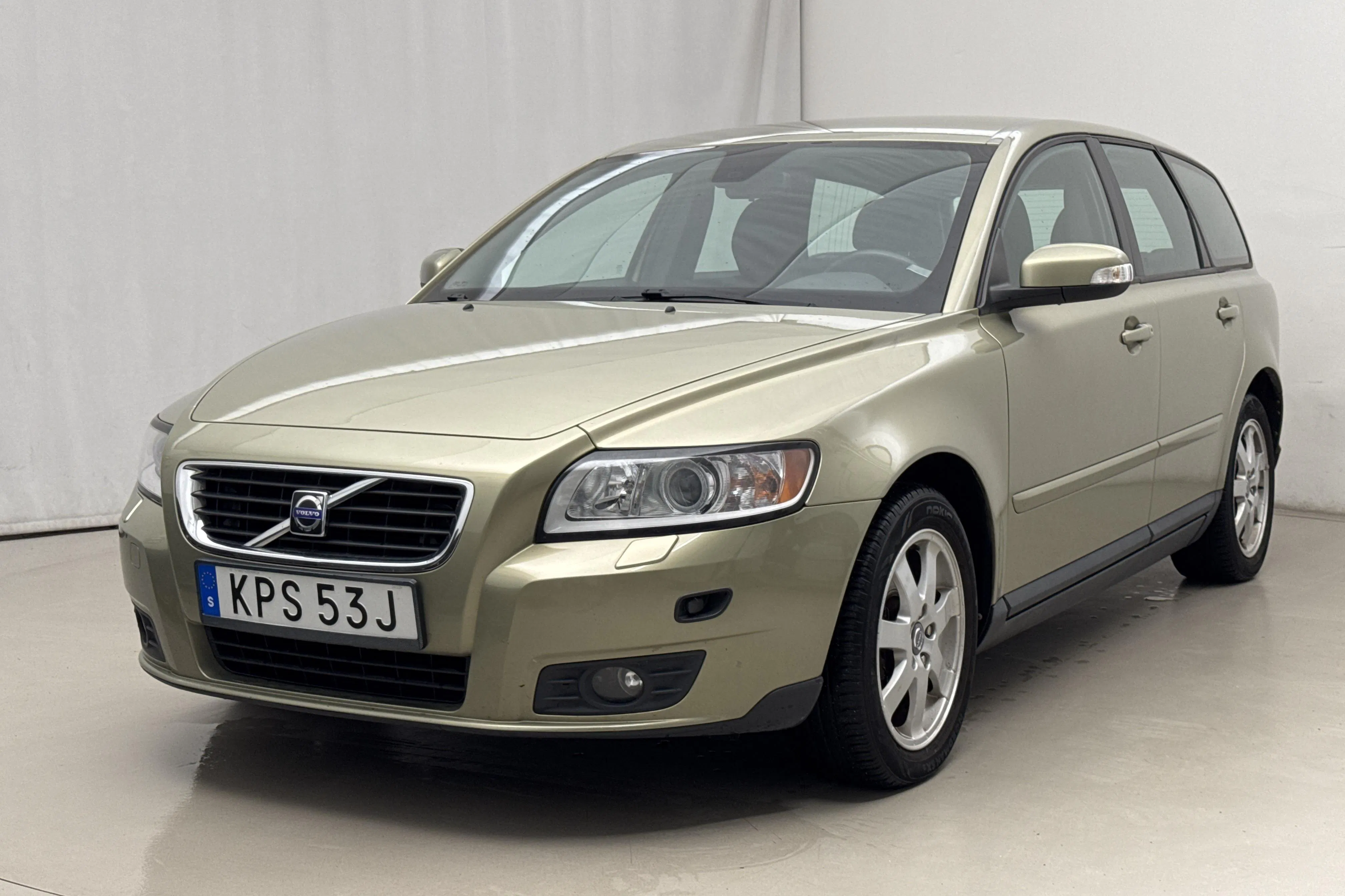 Presentation photo 1 of 15: Volvo V50 1.8F (125hk) - 134 790 km - Manual - green - 2008