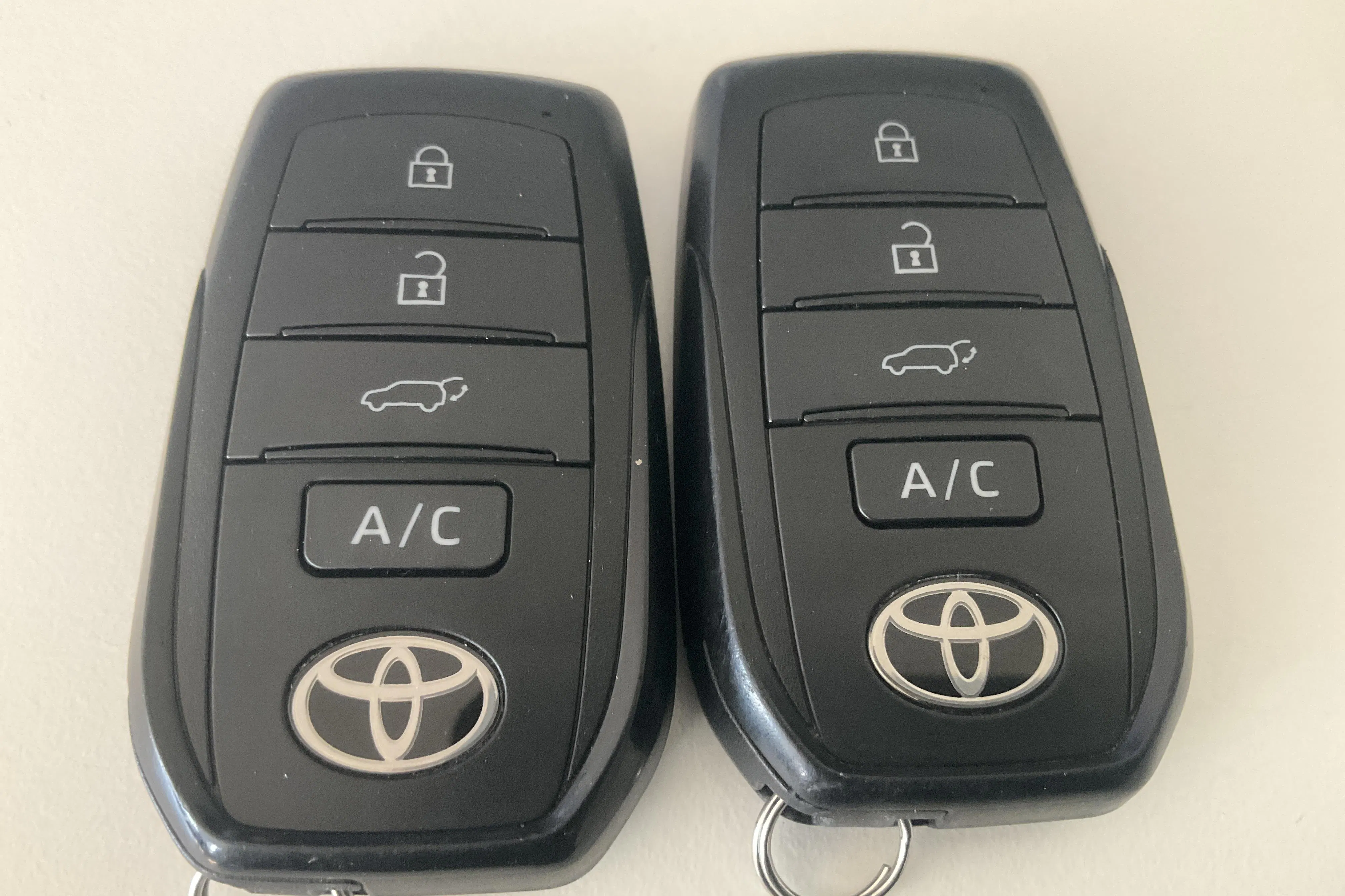 Presentation photo 22 of 22: Toyota bZ4X (204hk) - 63 190 km - Automatic - silver - 2023