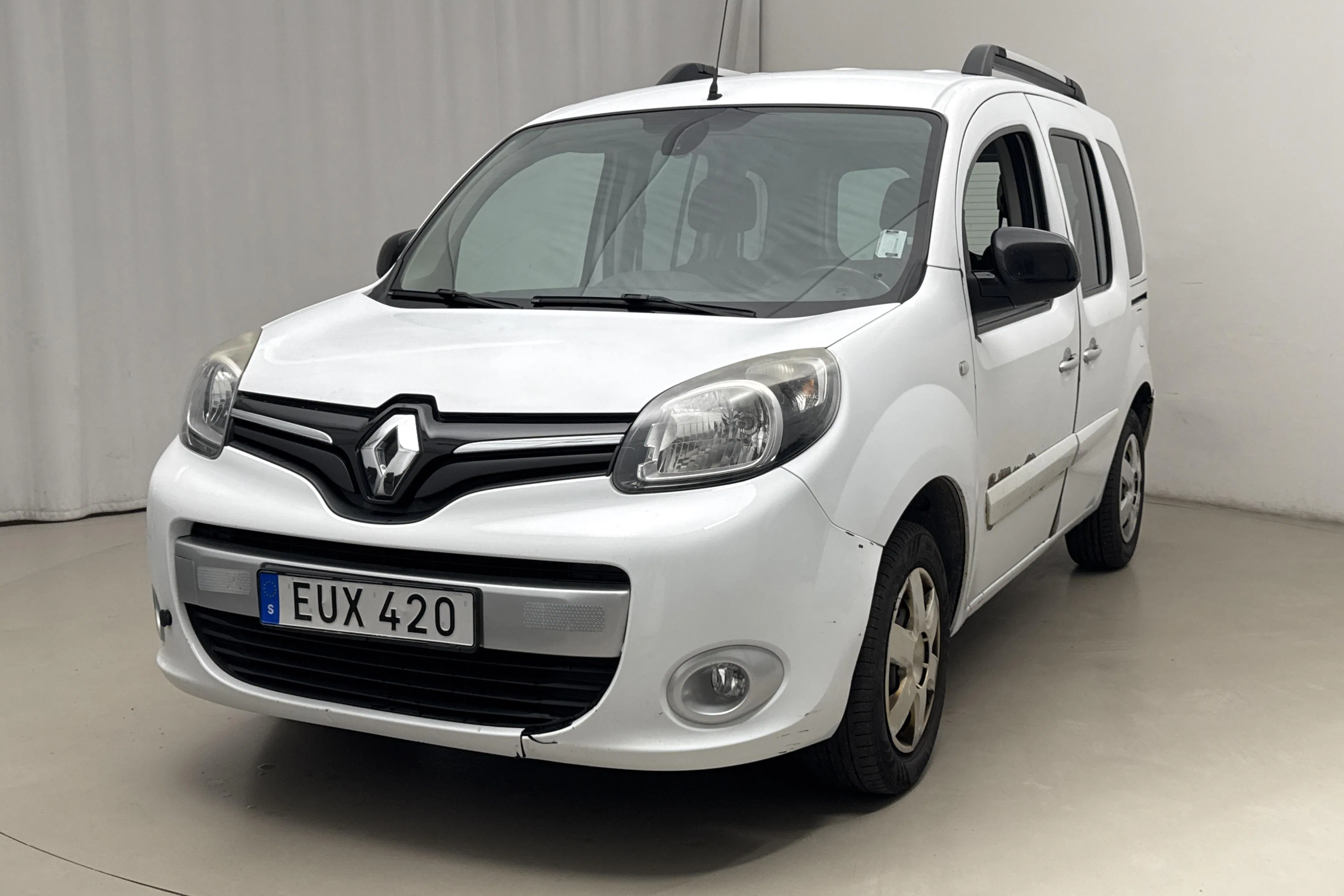 Presentationsfoto 1 av 16: Renault Kangoo II 1.5 dCi (90hk) - 19 634 mil - Manuell - vit - 2015