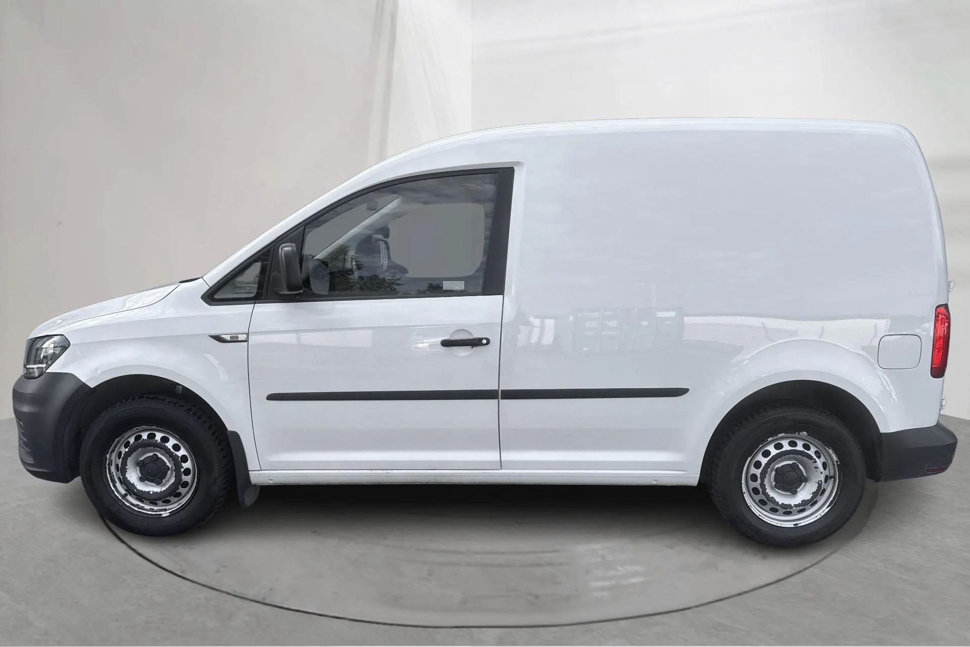 Presentationsfoto 2 av 13: VW Caddy 1.6 TDI Skåp (75hk) - 7 441 mil - Manuell - vit - 2016