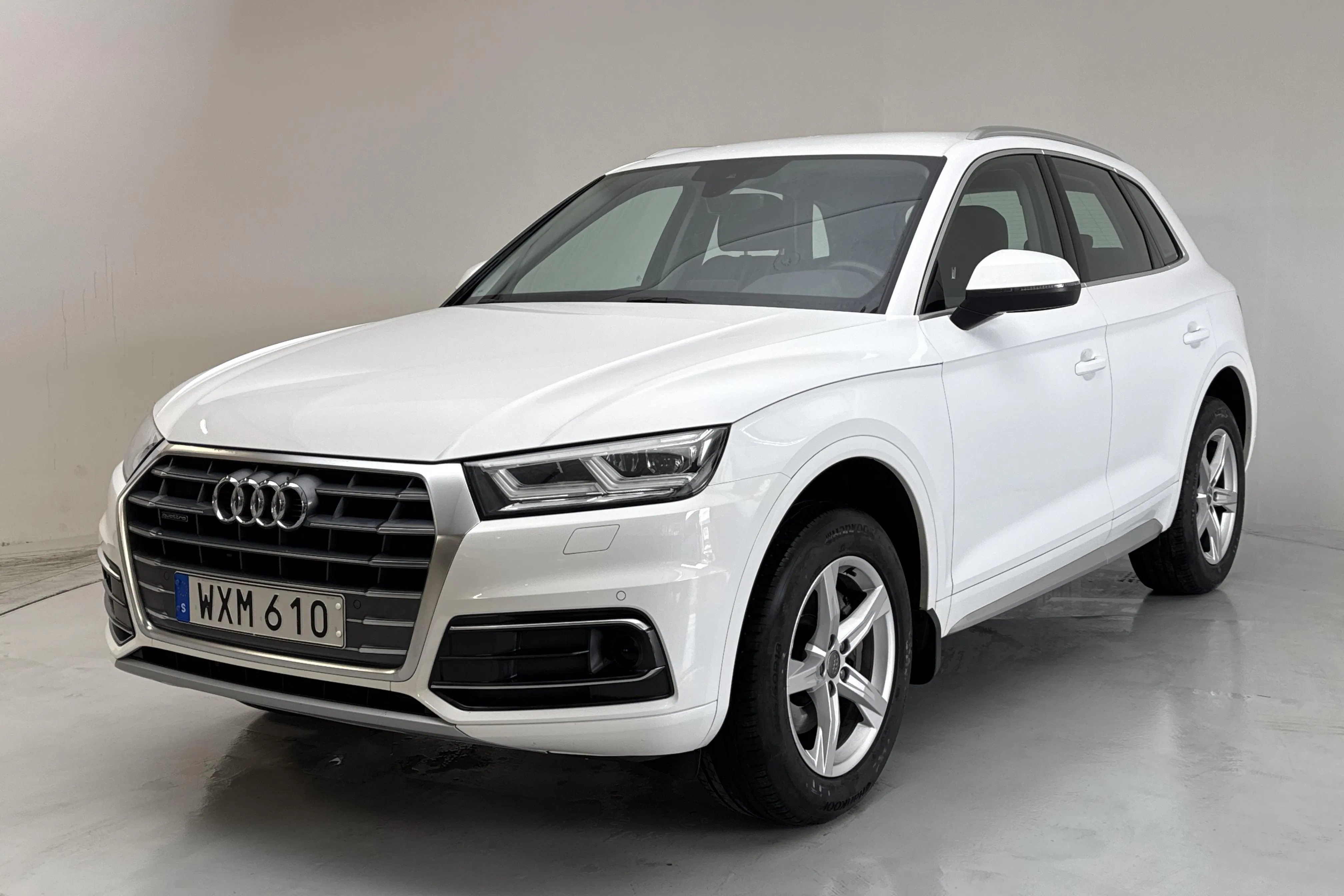 Presentationsfoto 1 av 13: Audi Q5 40 TDI quattro (190hk) - 11 724 mil - Automat - vit - 2019