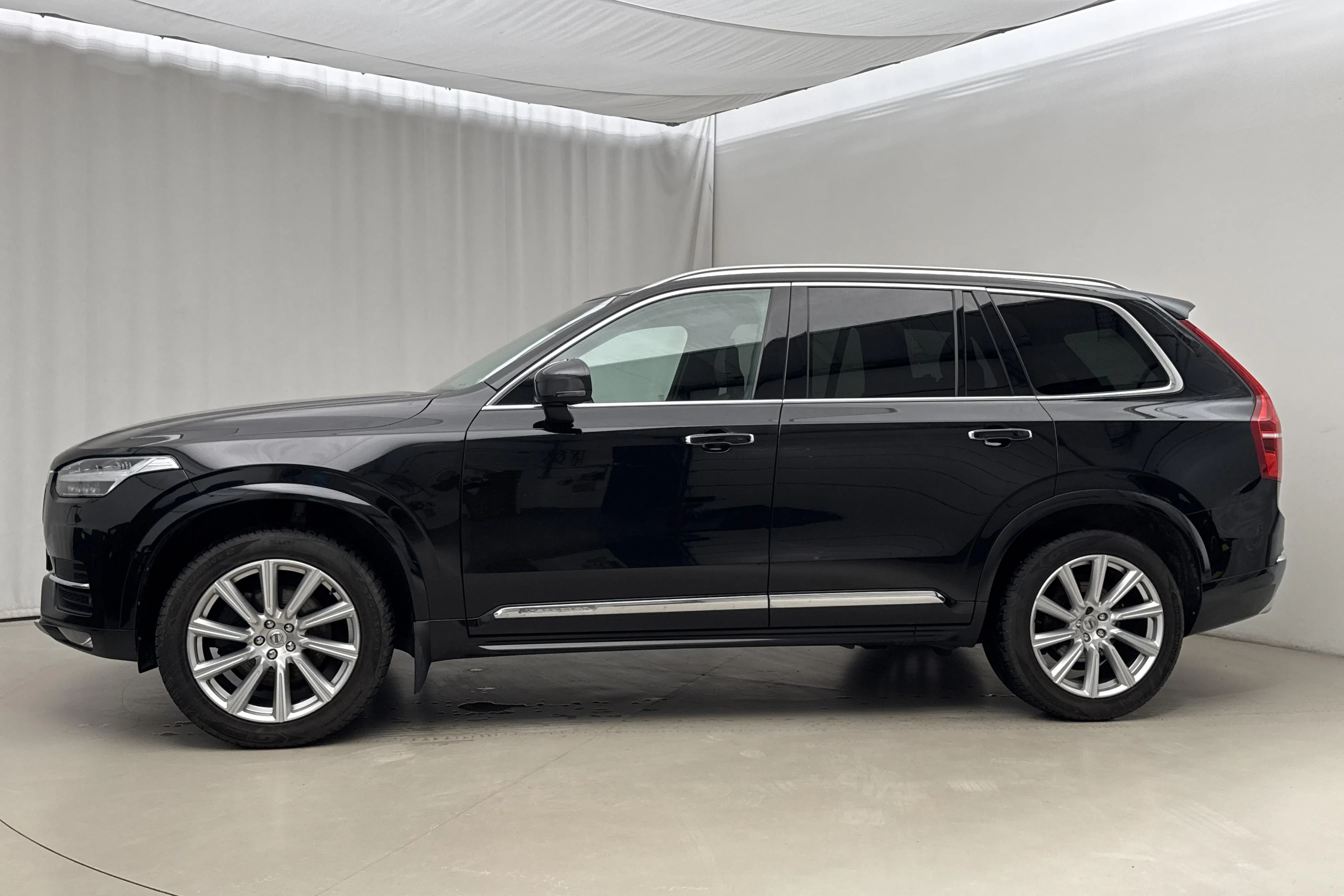 Presentation photo 2 of 22: Volvo XC90 D5 AWD (235hk) - 16 804 Scandinavian mile - Automatic - black - 2018