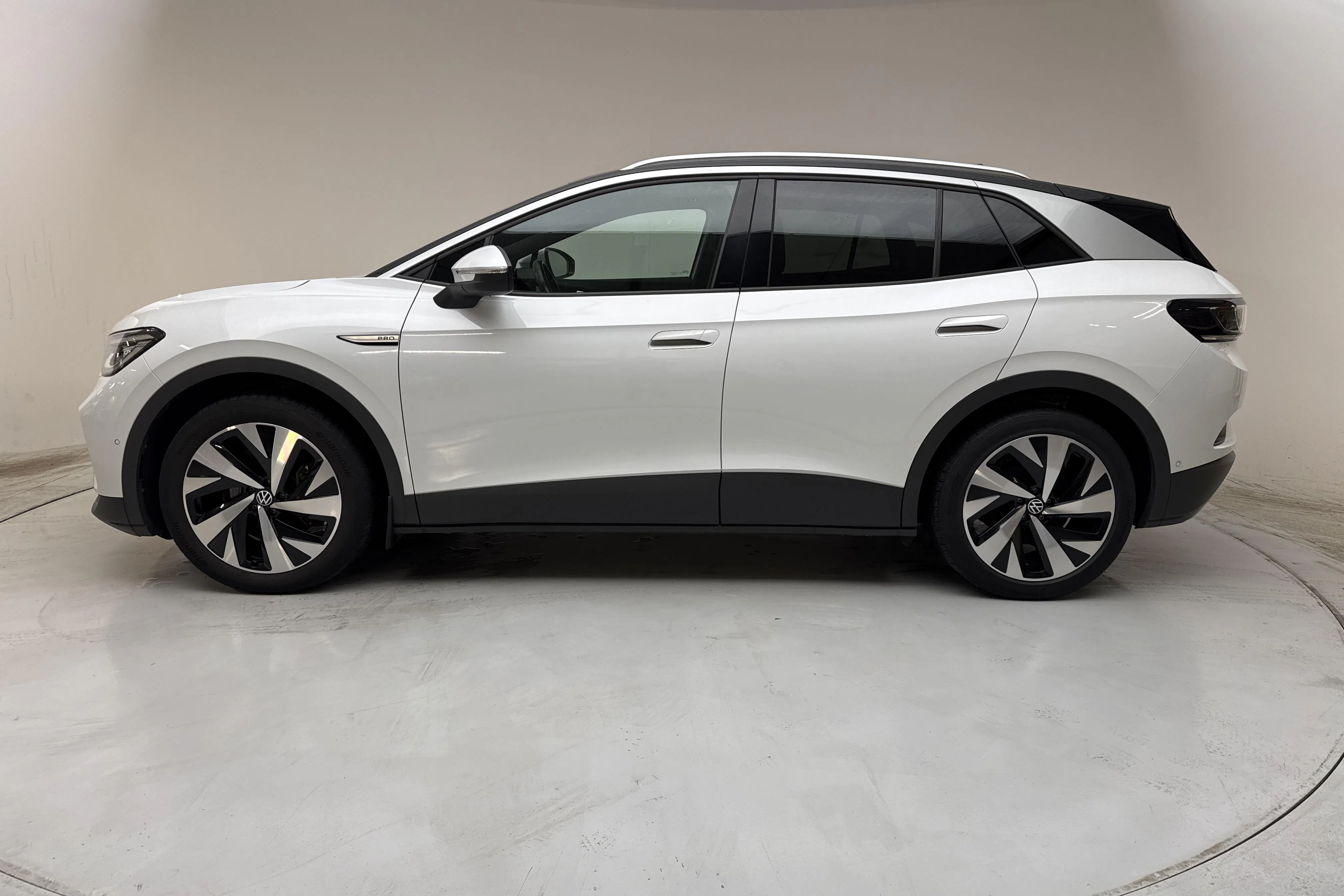 Presentation photo 2 of 18: VW ID.4 77kWh (204hk) - 98 050 km - Automatic - white - 2023