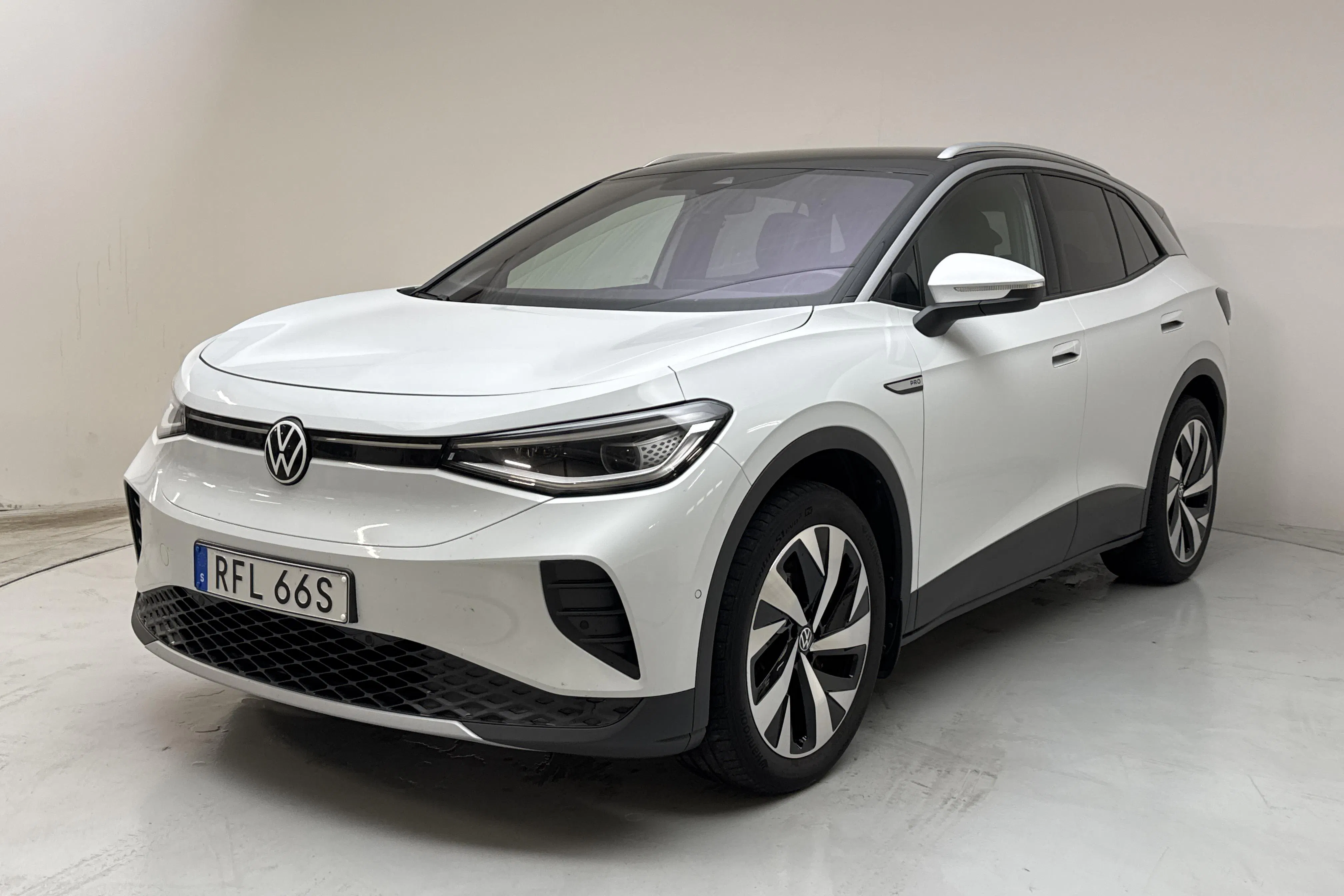 Presentation photo 1 of 18: VW ID.4 77kWh (204hk) - 98 050 km - Automatic - white - 2023