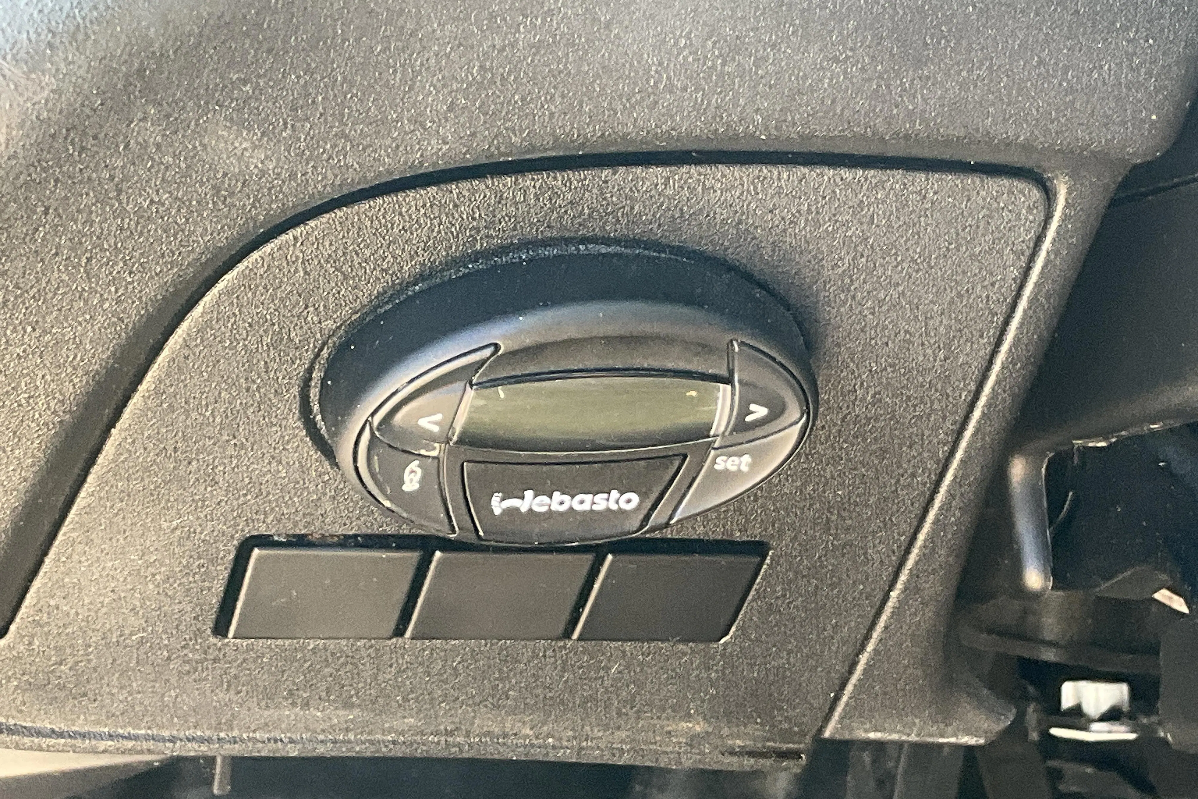 Presentationsfoto 17 av 17: Iveco Daily 35 2.3 Volymskåp (156hk) - 35 366 mil - Automat - vit - 2021