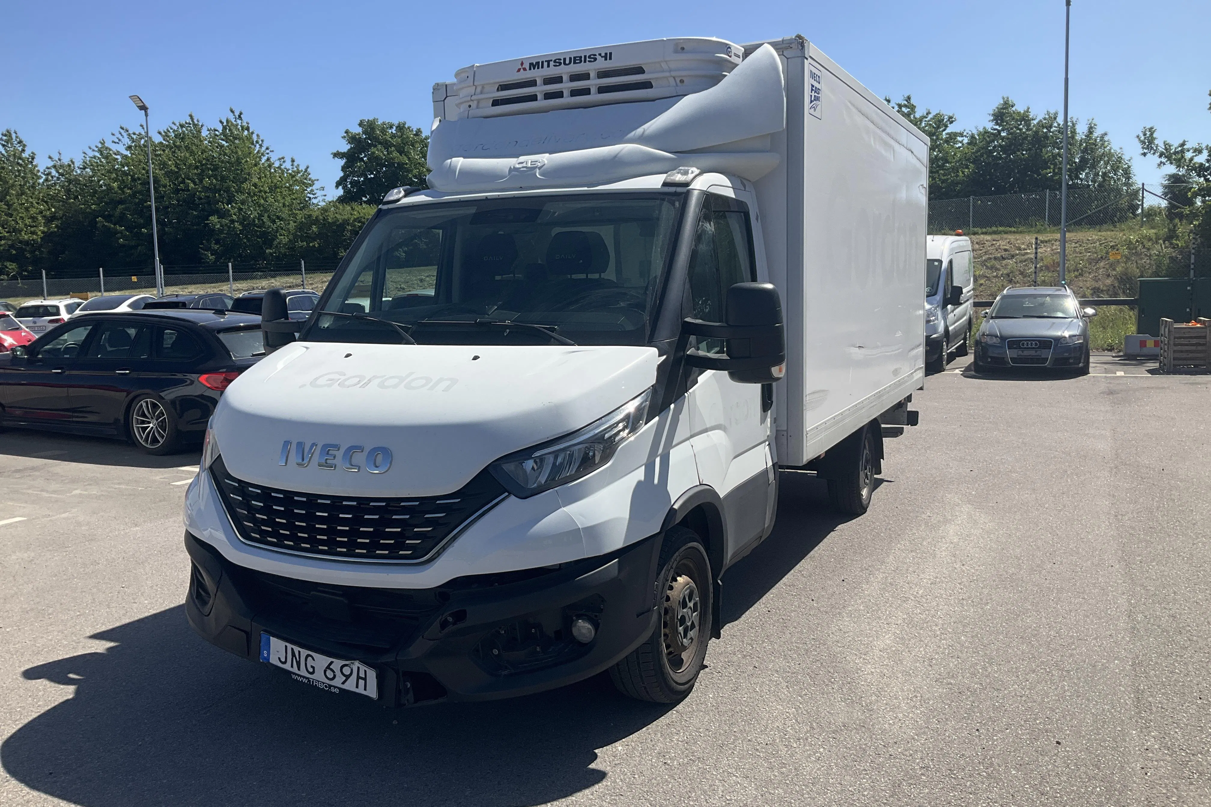 Presentationsfoto 1 av 17: Iveco Daily 35 2.3 Volymskåp (156hk) - 35 366 mil - Automat - vit - 2021