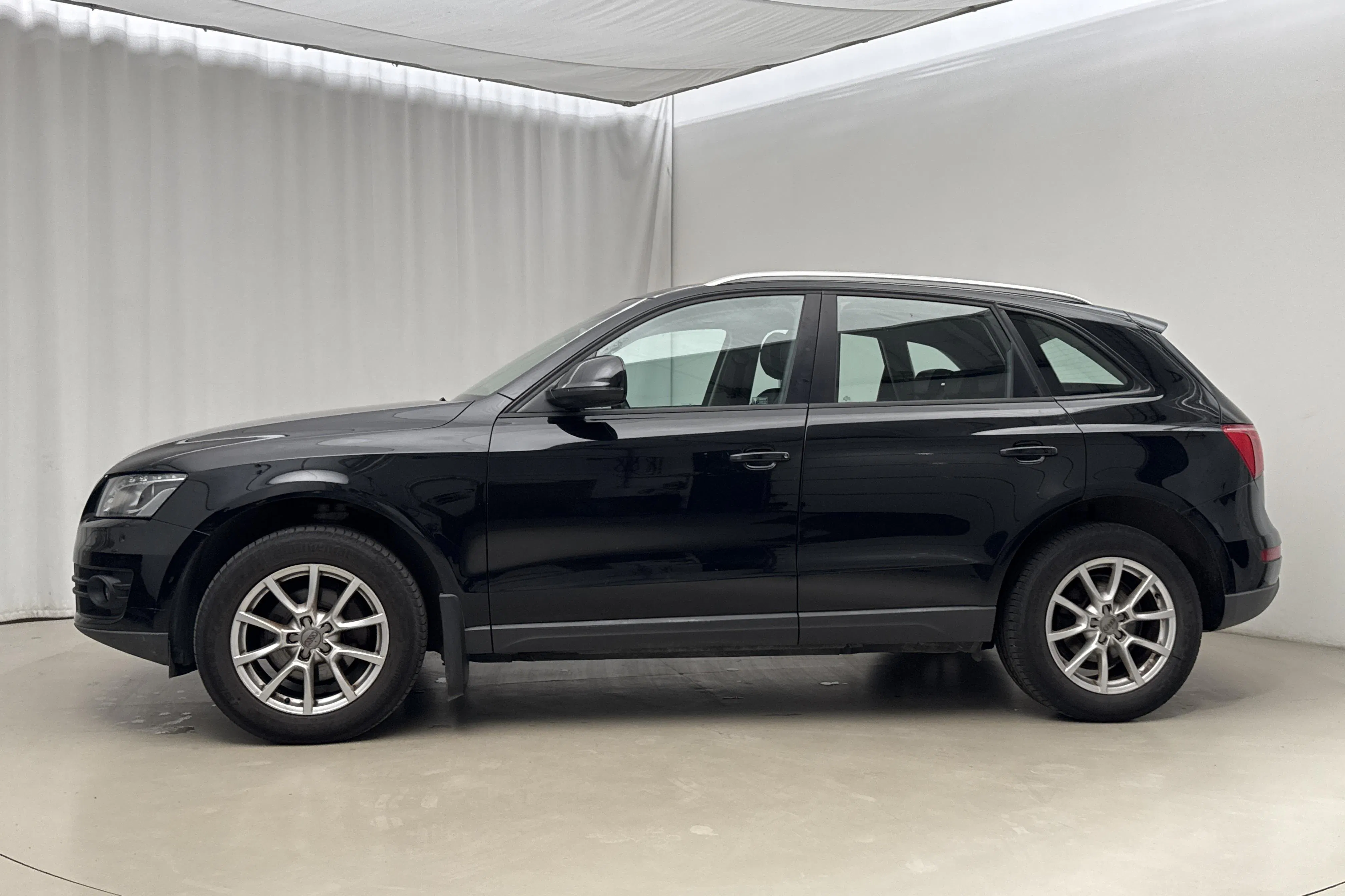 Presentation photo 2 of 15: Audi Q5 2.0 TDI quattro (170hk) - 174 370 km - Automatic - black - 2012