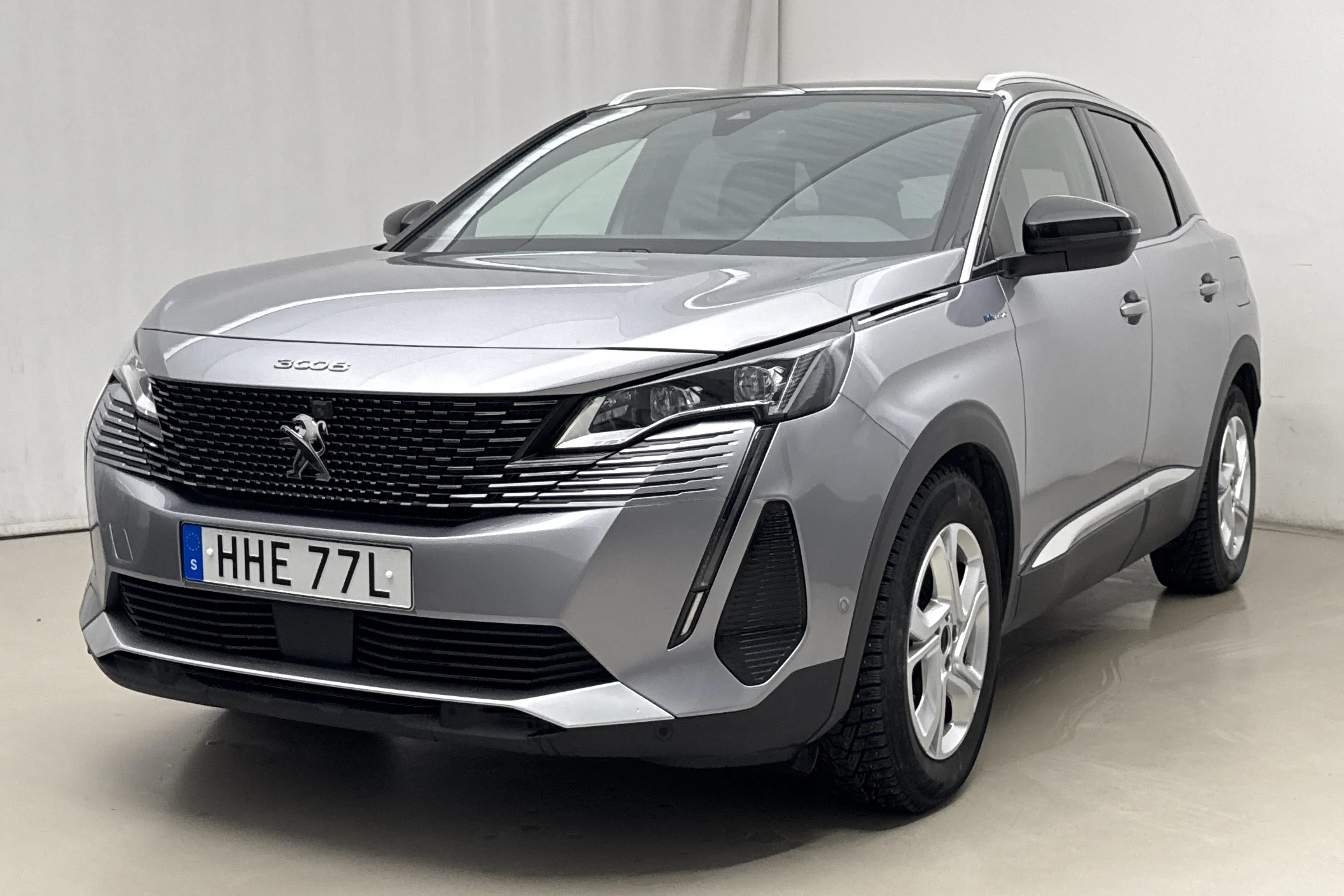 Presentation photo 1 of 20: Peugeot 3008 1.6 Plug-in Hybrid 4 (300hk) - 73 300 km - Automatic - gray - 2021