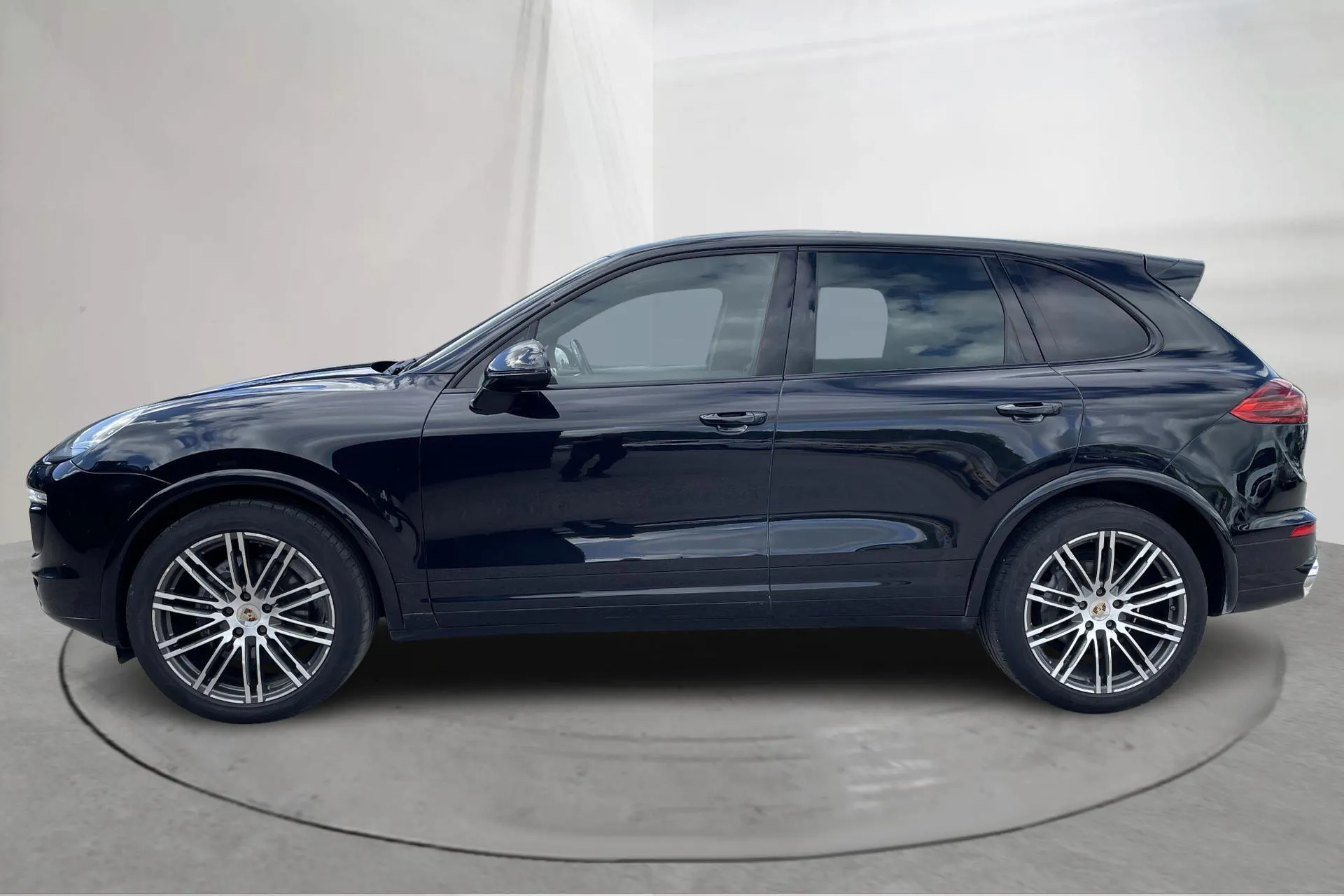 Presentationsfoto 2 av 21: Porsche Cayenne Diesel (262hk) - 15 852 mil - Automat - svart - 2015