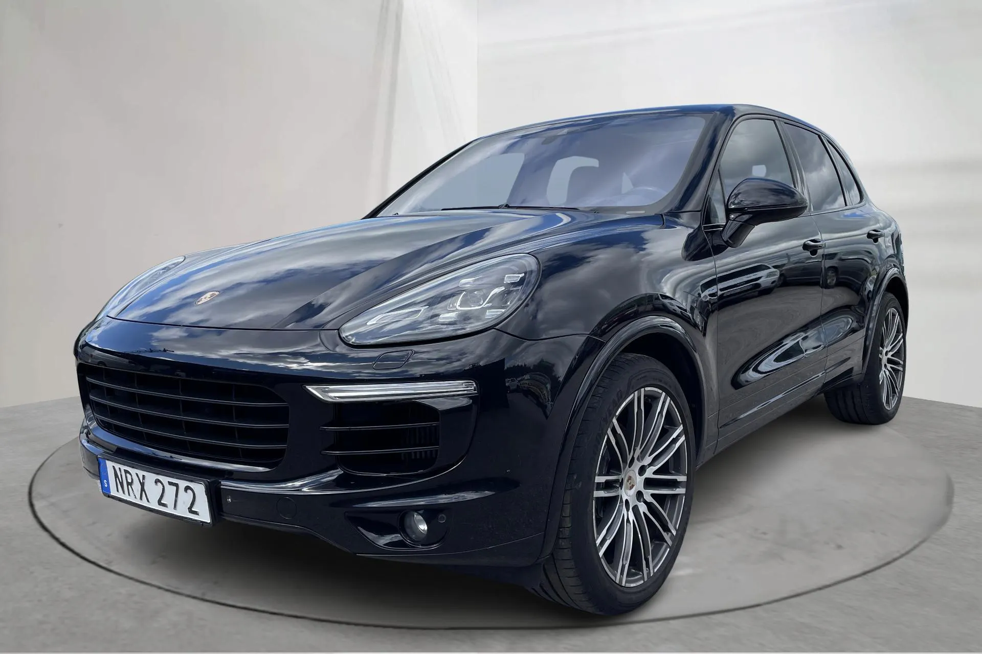 Presentationsfoto 1 av 21: Porsche Cayenne Diesel (262hk) - 15 852 mil - Automat - svart - 2015