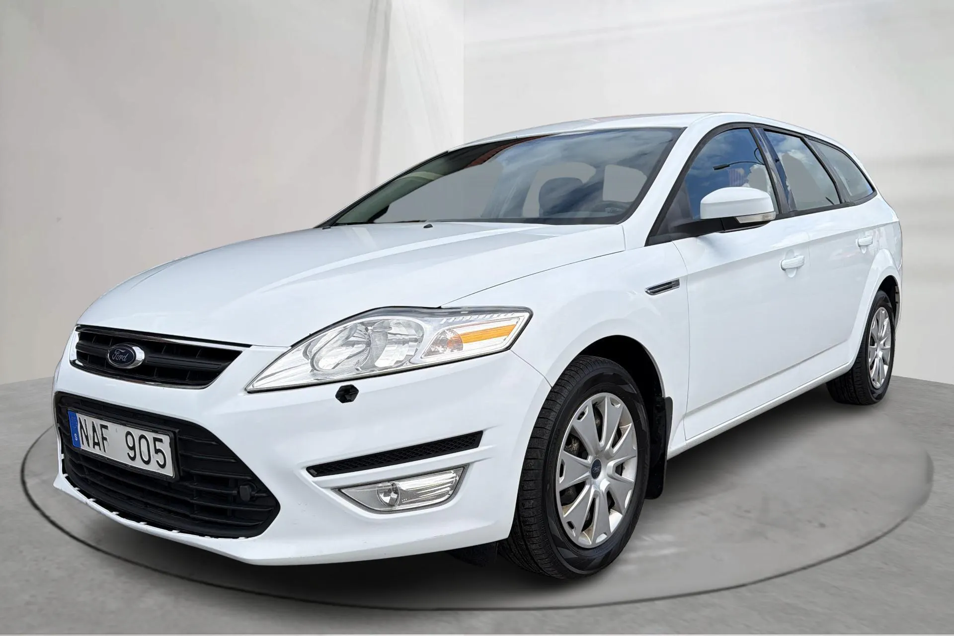Presentation photo 1 of 14: Ford Mondeo 2.0 Flexifuel Kombi (145hk) - 120 890 km - Manual - white - 2013