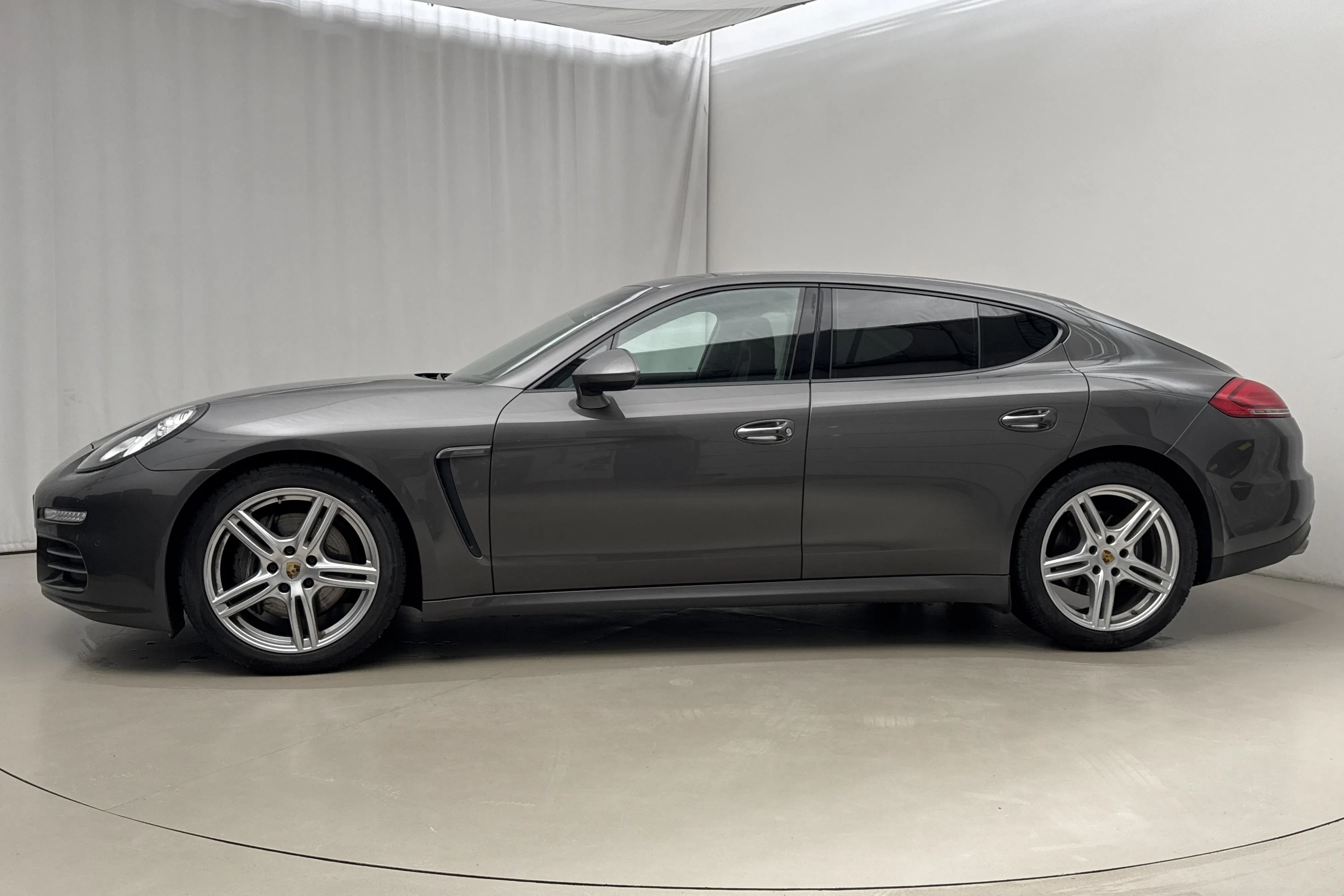Presentation photo 2 of 18: Porsche Panamera 4 (310hk) - 121 880 km - Automatic - dark grey - 2014