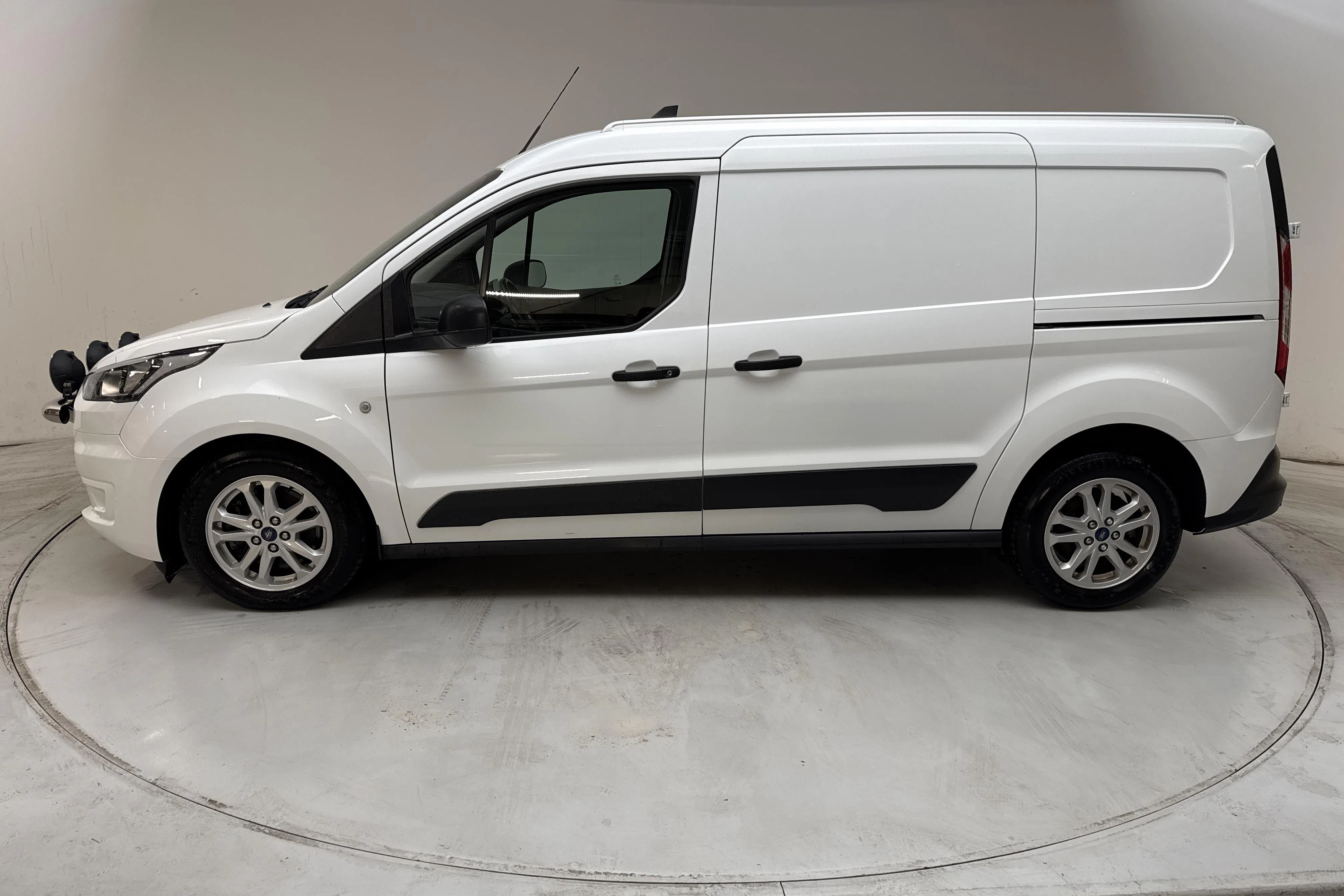 Presentation photo 2 of 12: Ford Transit Connect 1.5 TDCi (120hk) - 27 730 km - Automatic - white - 2023