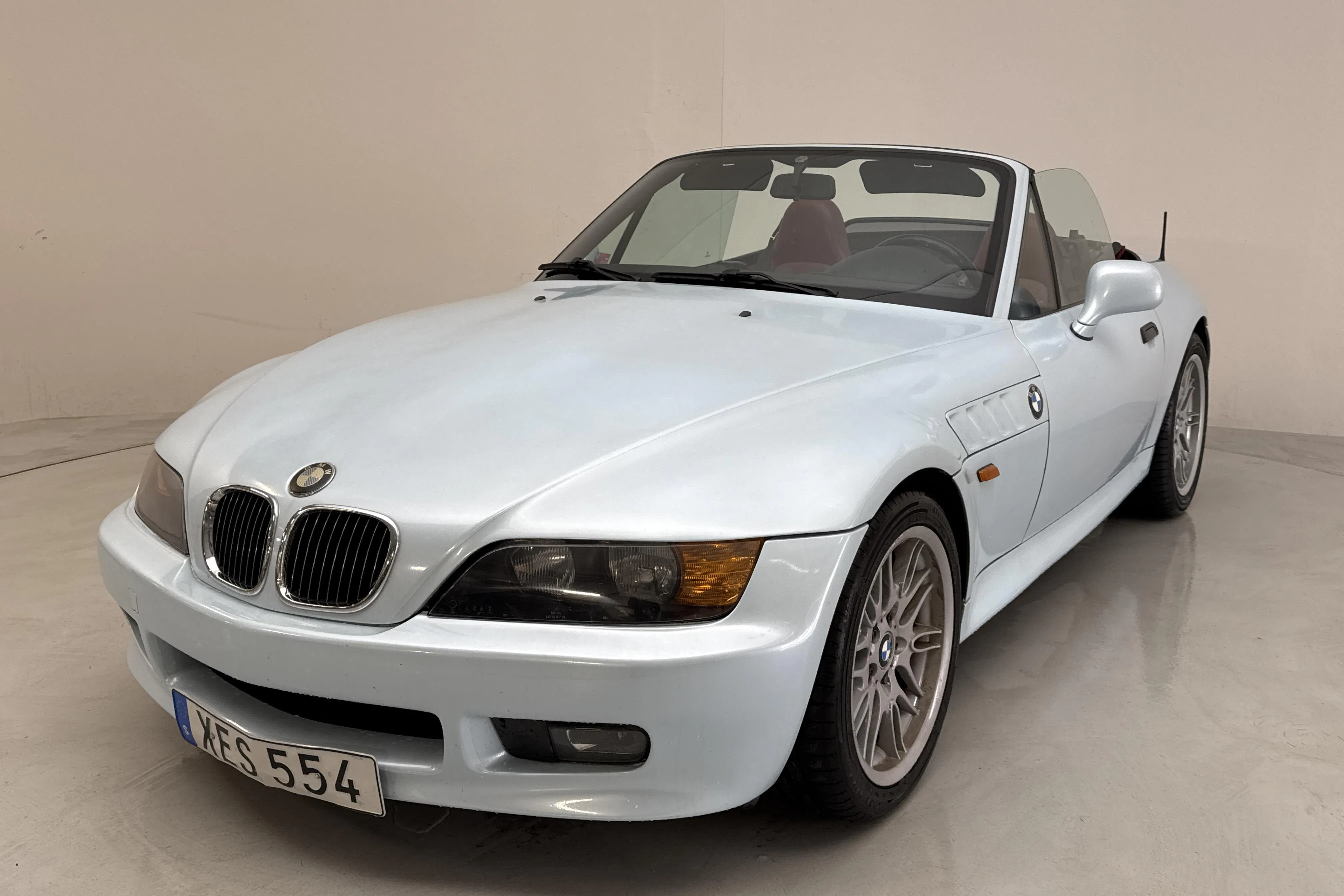 Presentation photo 1 of 14: BMW Z3 1.8 Cabriolet (116hk) - 16 112 Scandinavian mile - Manual - silver - 1996