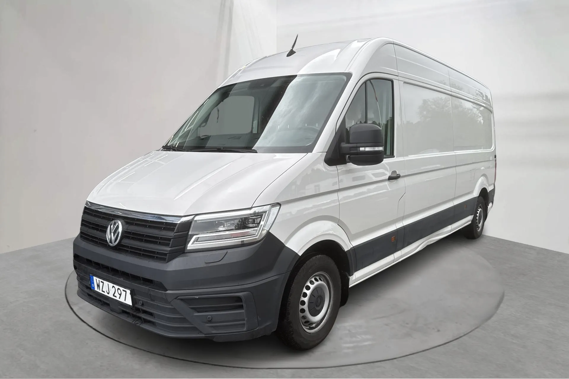 Presentation photo 1 of 19: VW Crafter 35 2.0 TDI Skåp (177hk) - 10 886 Scandinavian mile - Manual - white - 2020