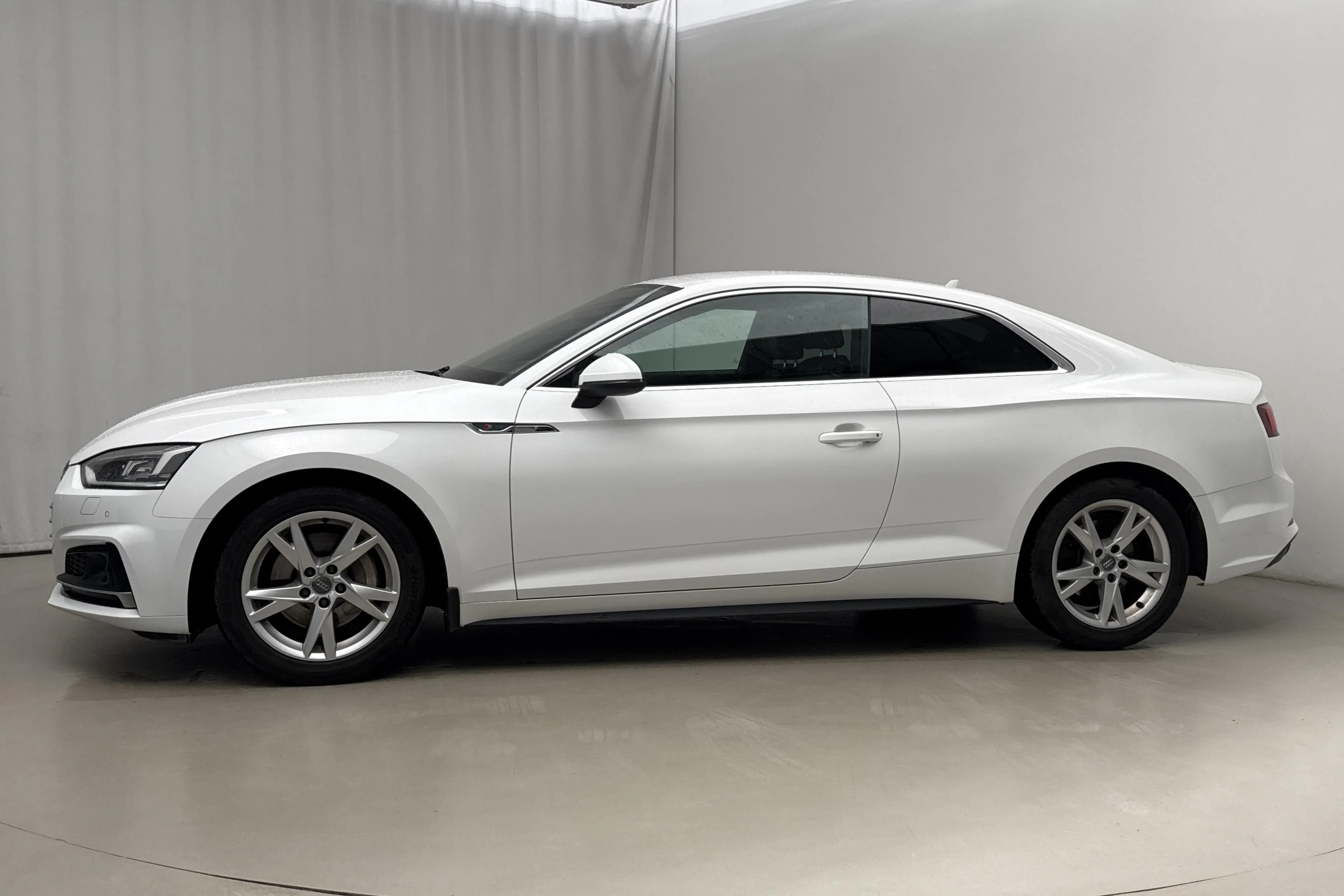 Presentation photo 2 of 17: Audi A5 2.0 TDI Coupé quattro (190hk) - 105 600 km - Automatic - white - 2018
