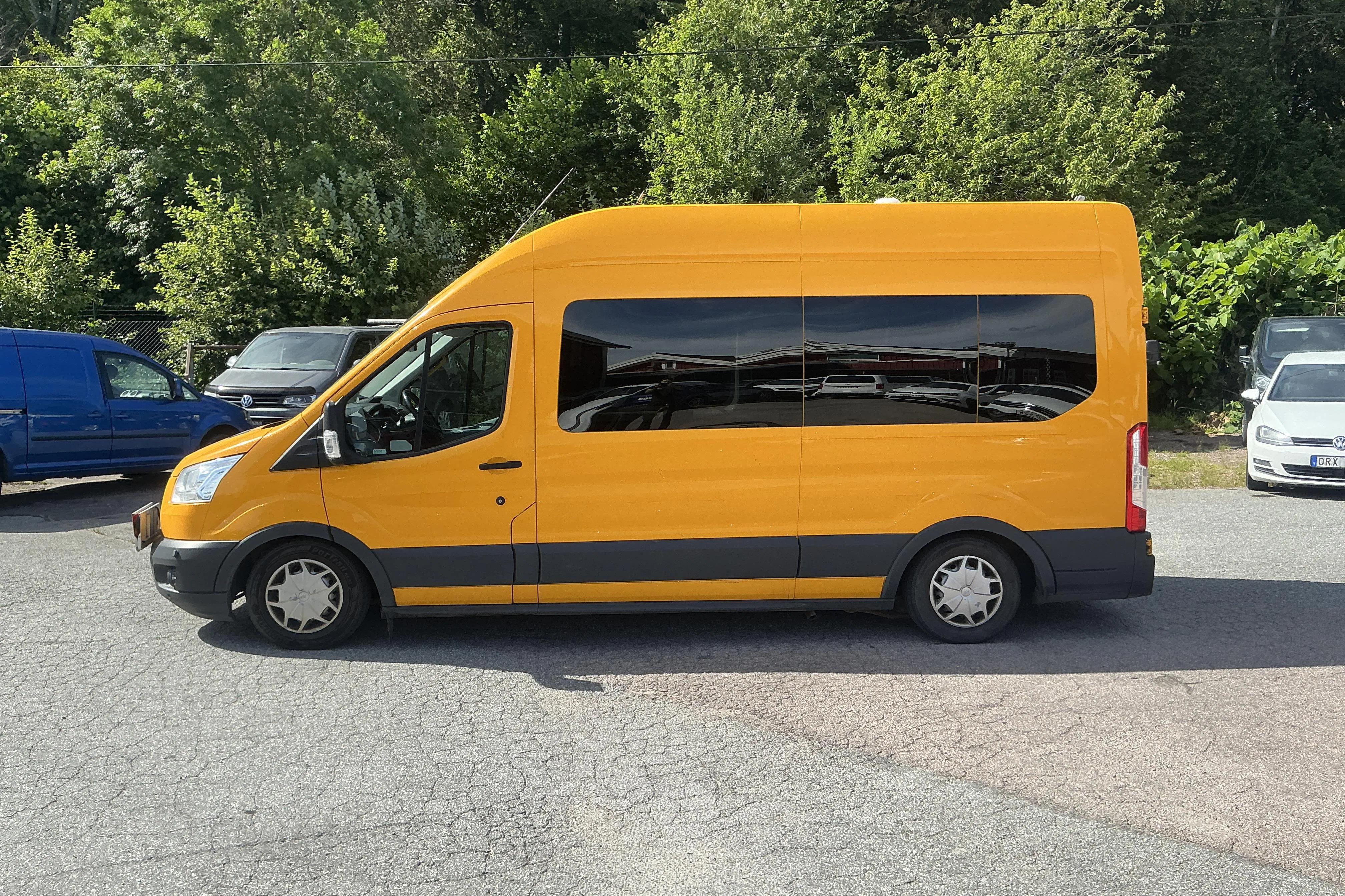 Presentation photo 2 of 17: Ford Transit 310 2.0 TDCi 2WD Skåp (130hk) - 363 480 km - Automatic - yellow - 2018