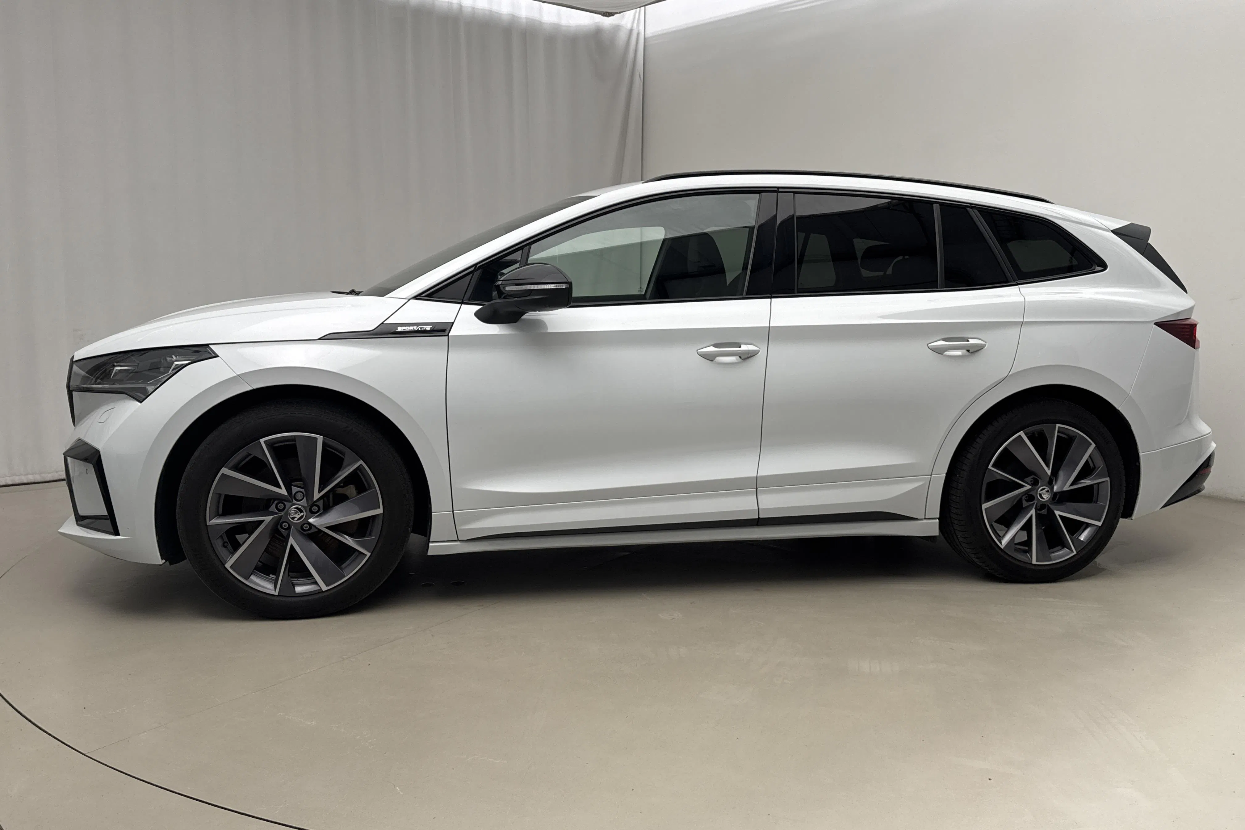 Presentation photo 2 of 22: Skoda Enyaq iV 80x (265hk) - 86 520 km - Automatic - white - 2023