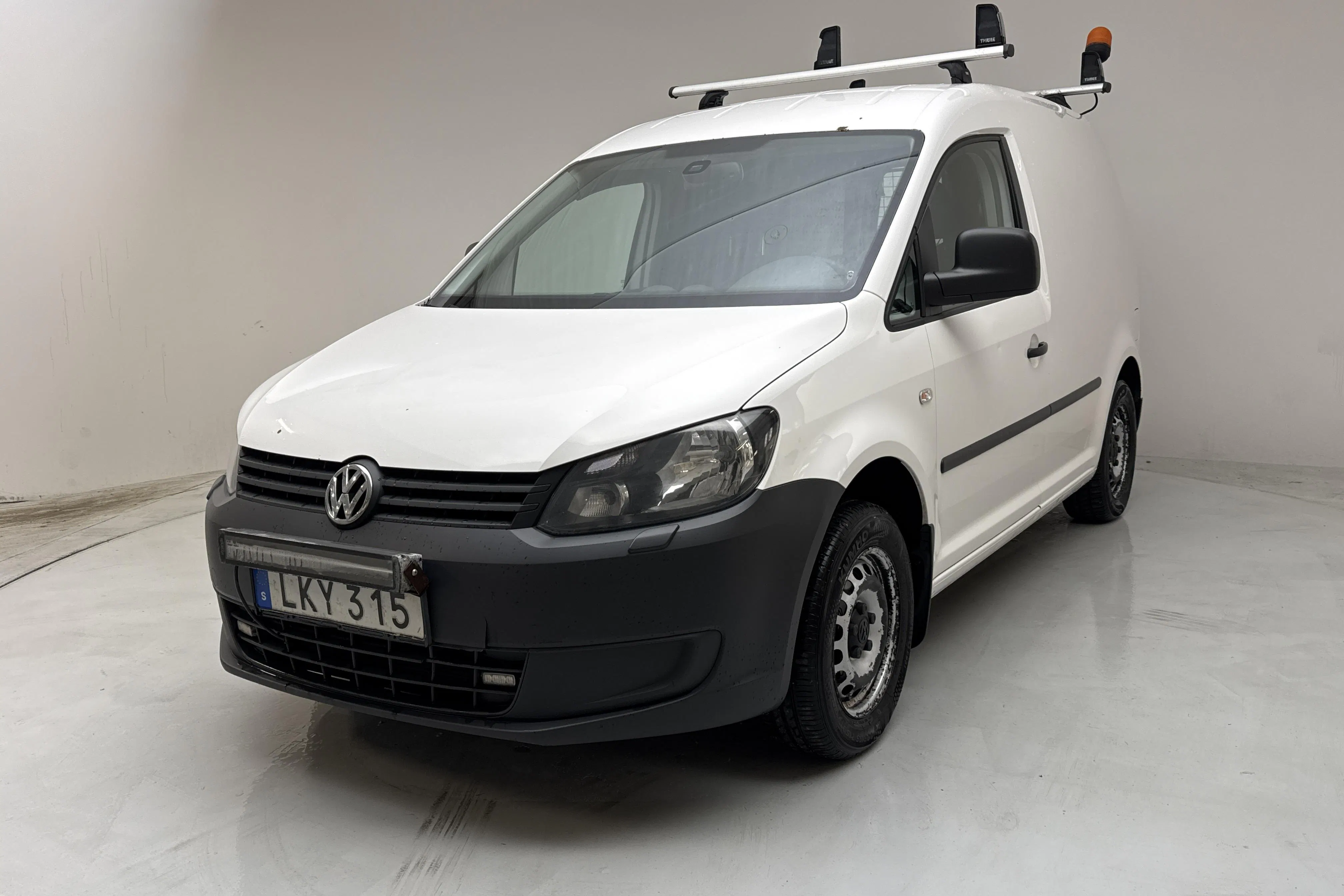 Presentationsfoto 1 av 11: VW Caddy 1.6 TDI Skåp (102hk) - 17 195 mil - Manuell - vit - 2014
