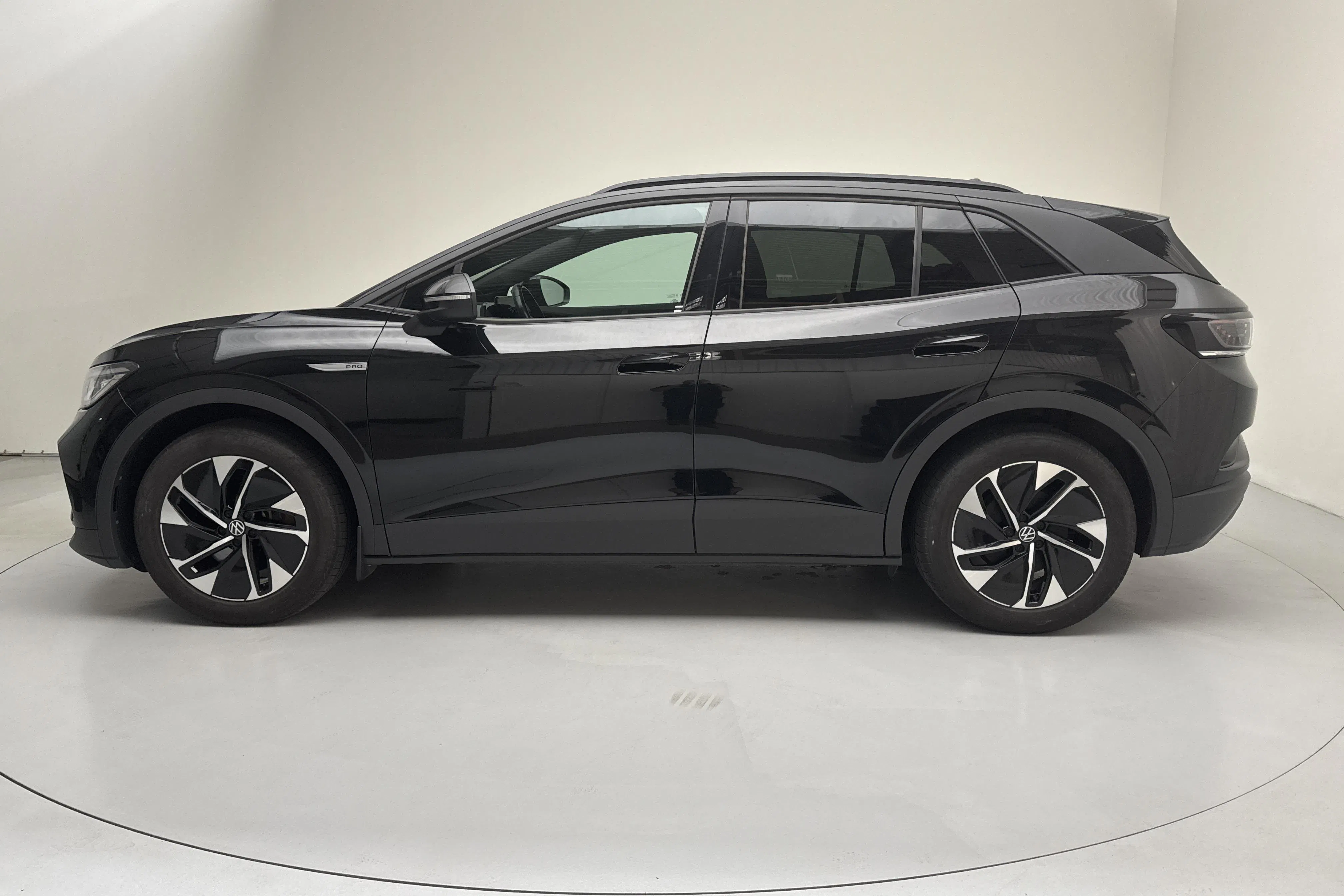 Presentation photo 2 of 16: VW ID.4 77kWh (204hk) - 5 965 Scandinavian mile - Automatic - black - 2023