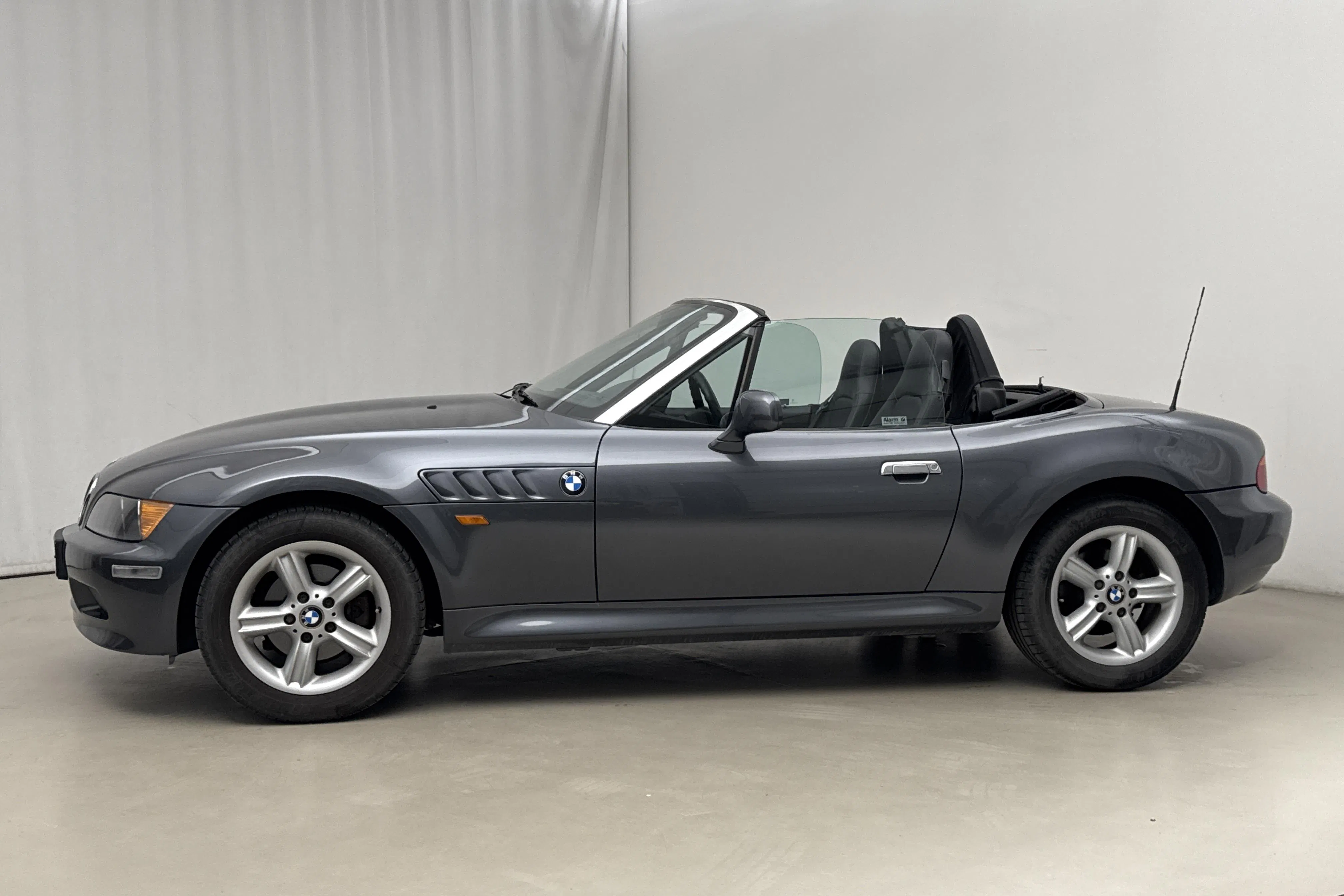Presentation photo 21 of 21: BMW Z3 1.9 Cabriolet (118hk) - 52 790 km - Manual - gray - 2001