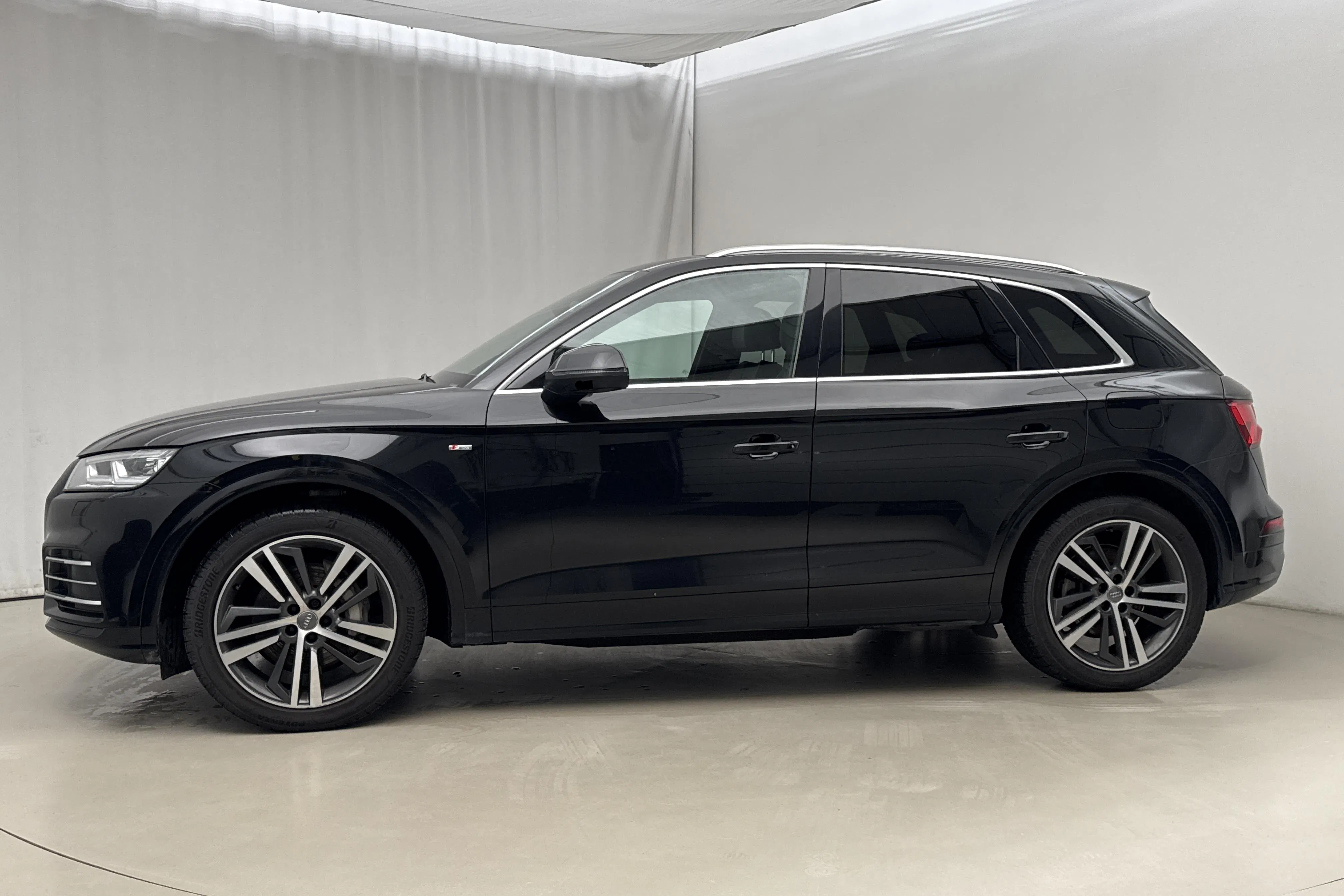 Presentation photo 2 of 18: Audi Q5 55 TFSI e quattro (367hk) - 15 514 Scandinavian mile - Automatic - black - 2020