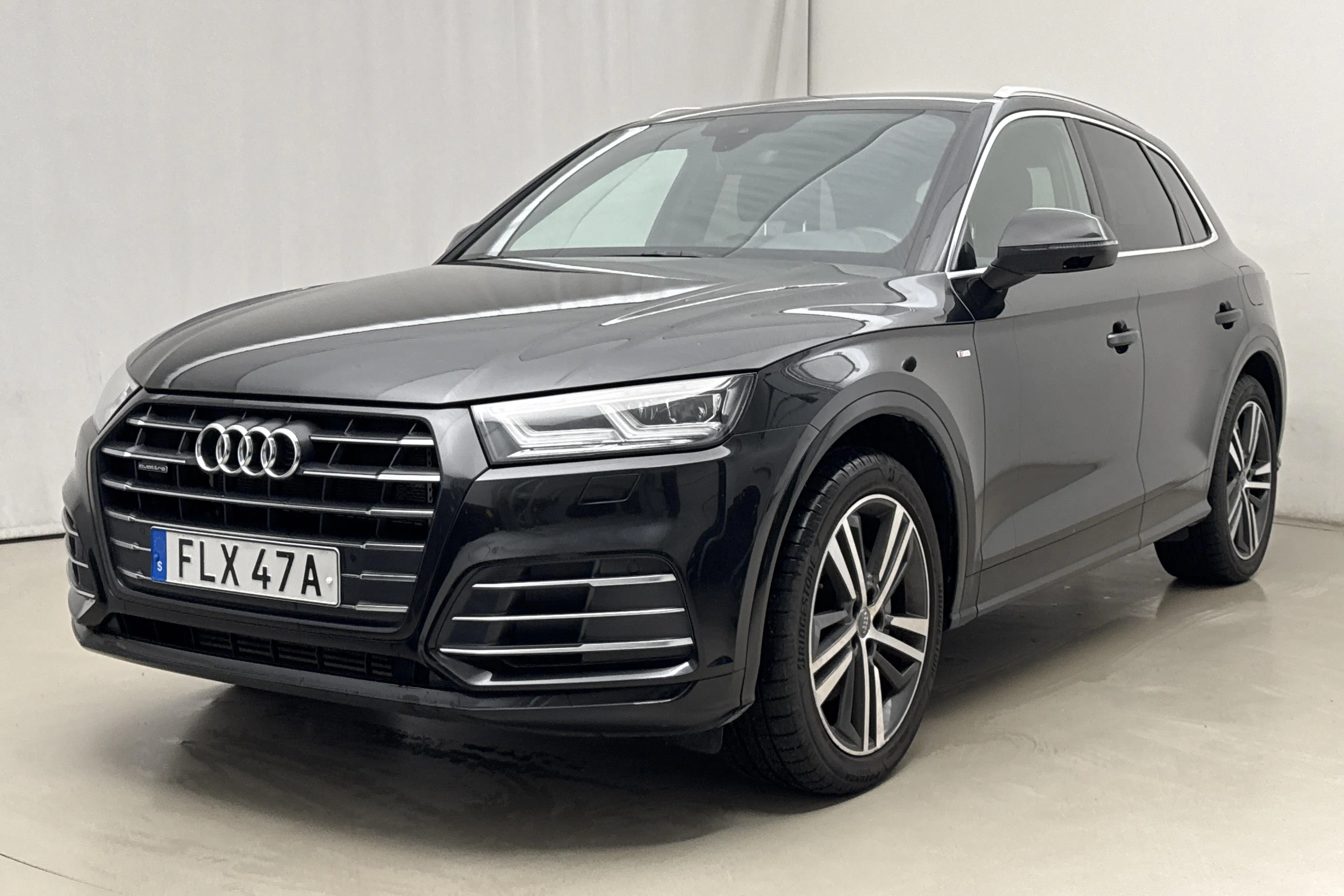 Presentation photo 1 of 18: Audi Q5 55 TFSI e quattro (367hk) - 15 514 Scandinavian mile - Automatic - black - 2020