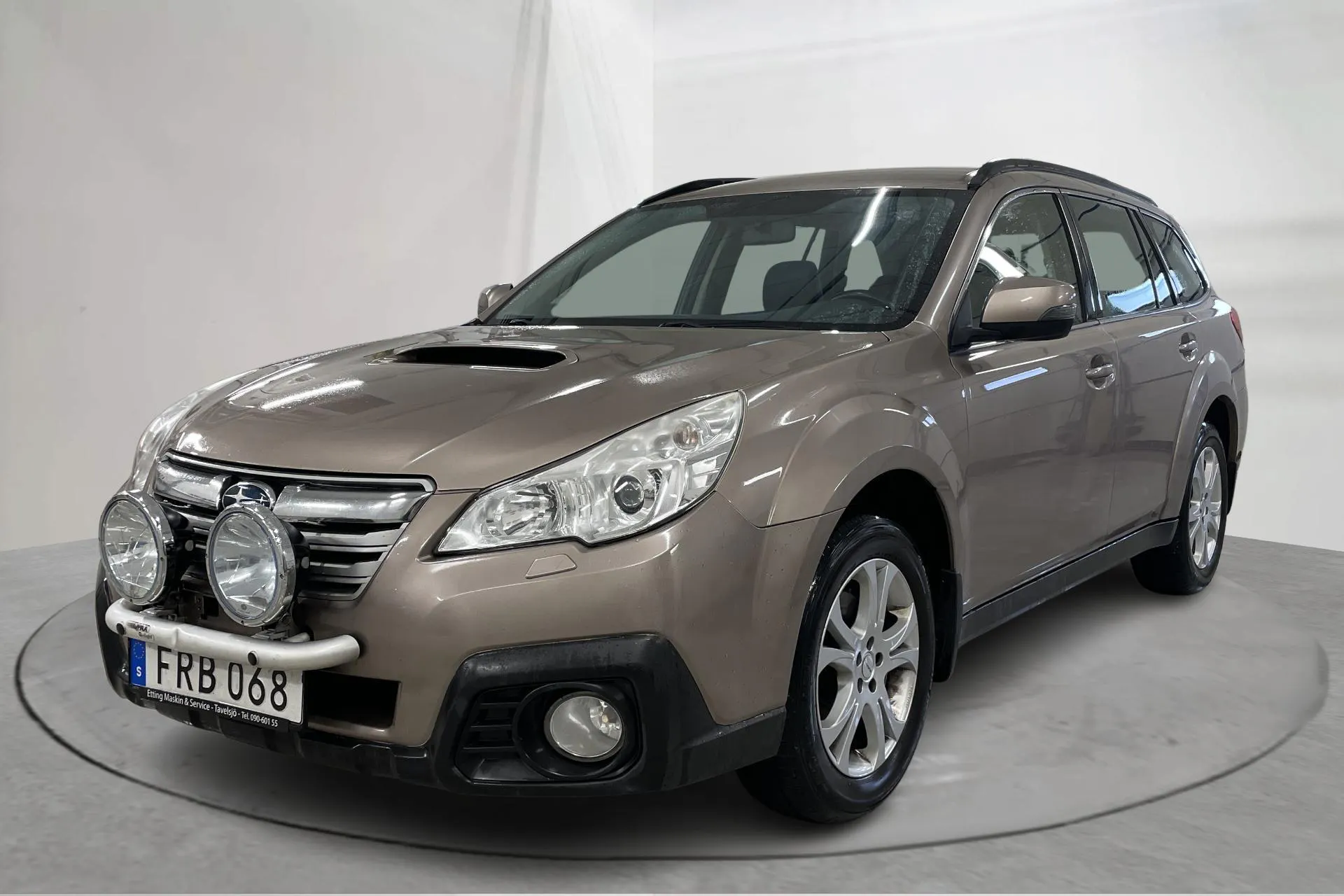 Presentationsfoto 1 av 14: Subaru Outback 2.0D (150hk) - 29 801 mil - Automat - Ljusbrun - 2013