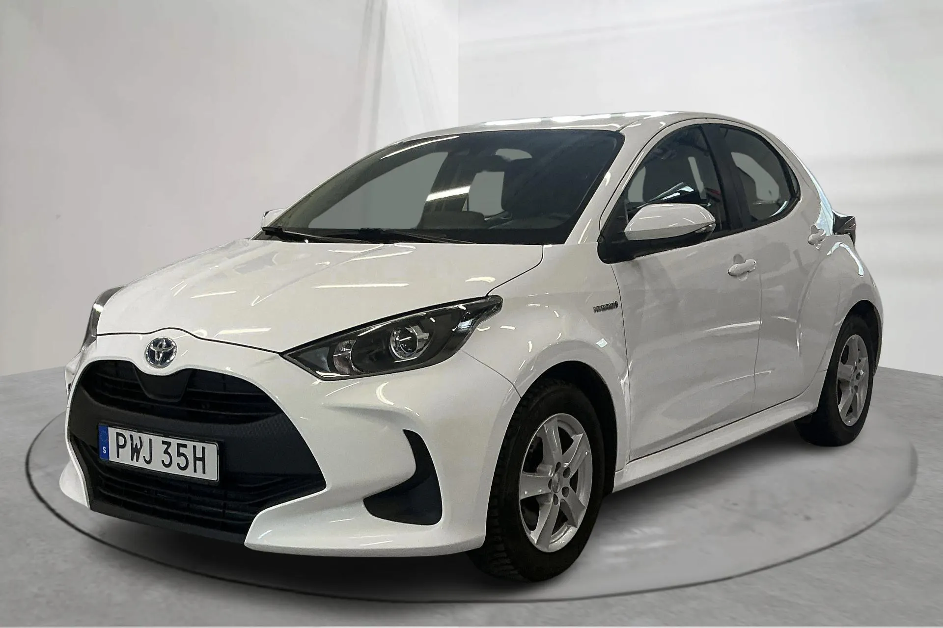 Presentation photo 1 of 14: Toyota Yaris 1.5 Hybrid 5dr (116hk) - 123 400 km - Automatic - white - 2021