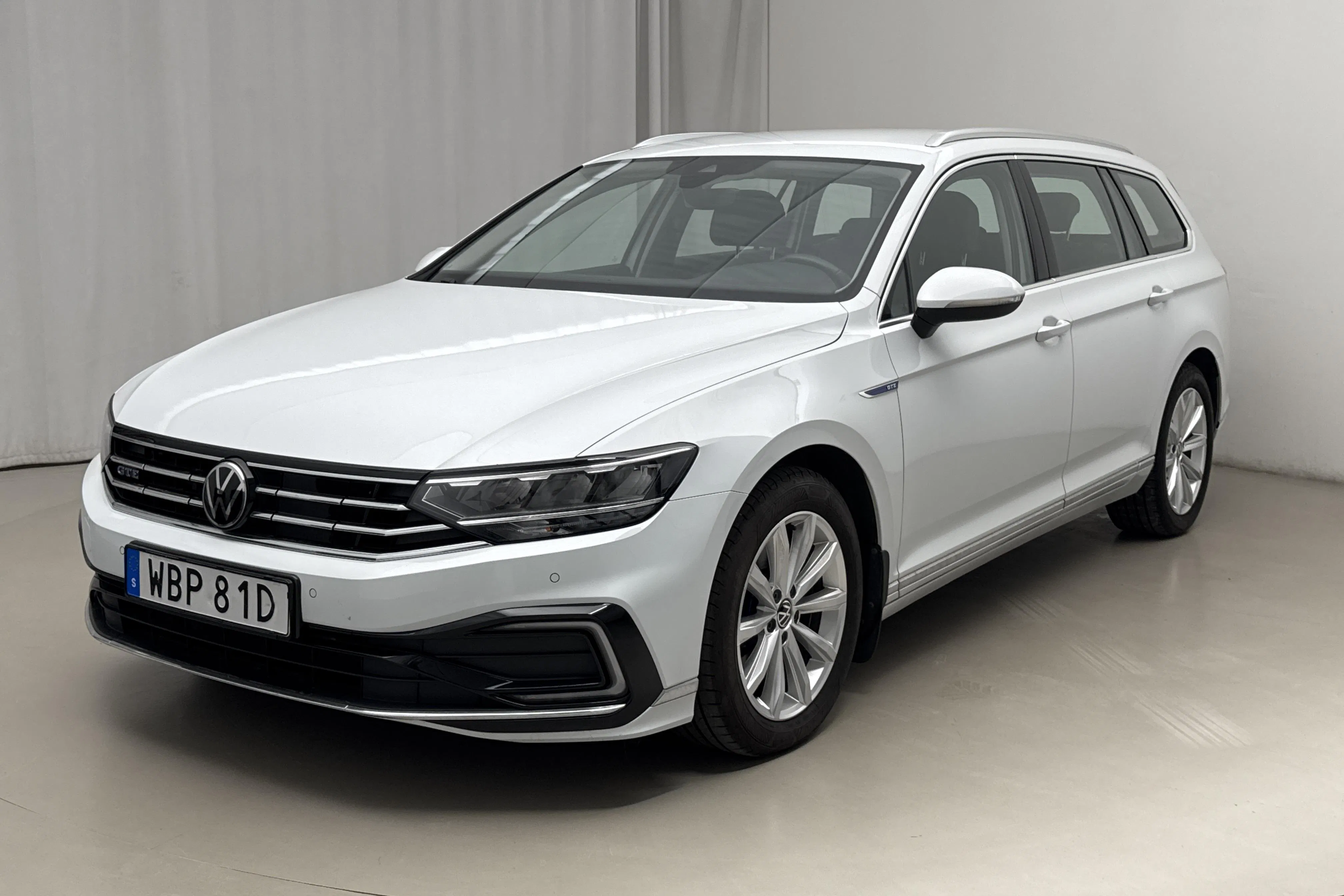 Presentation photo 1 of 21: VW Passat 1.4 GTE Sportscombi (218hk) - 101 600 km - Automatic - white - 2022